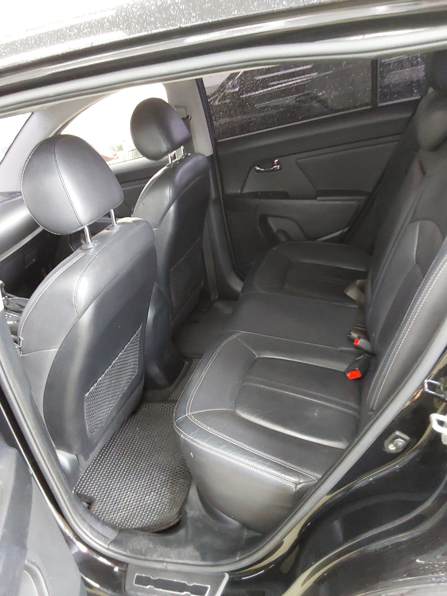 2011 - kia sportage