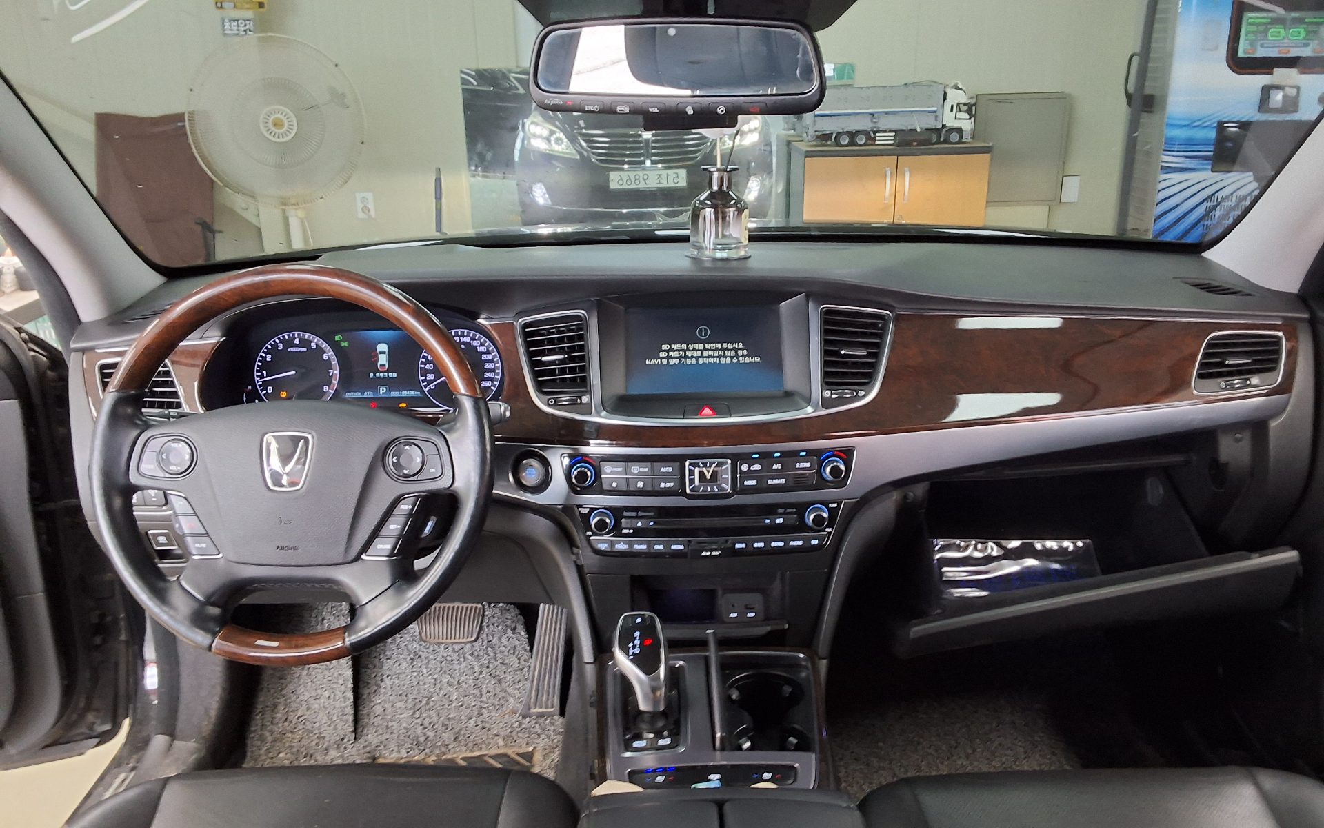 2015 - hyundai equus