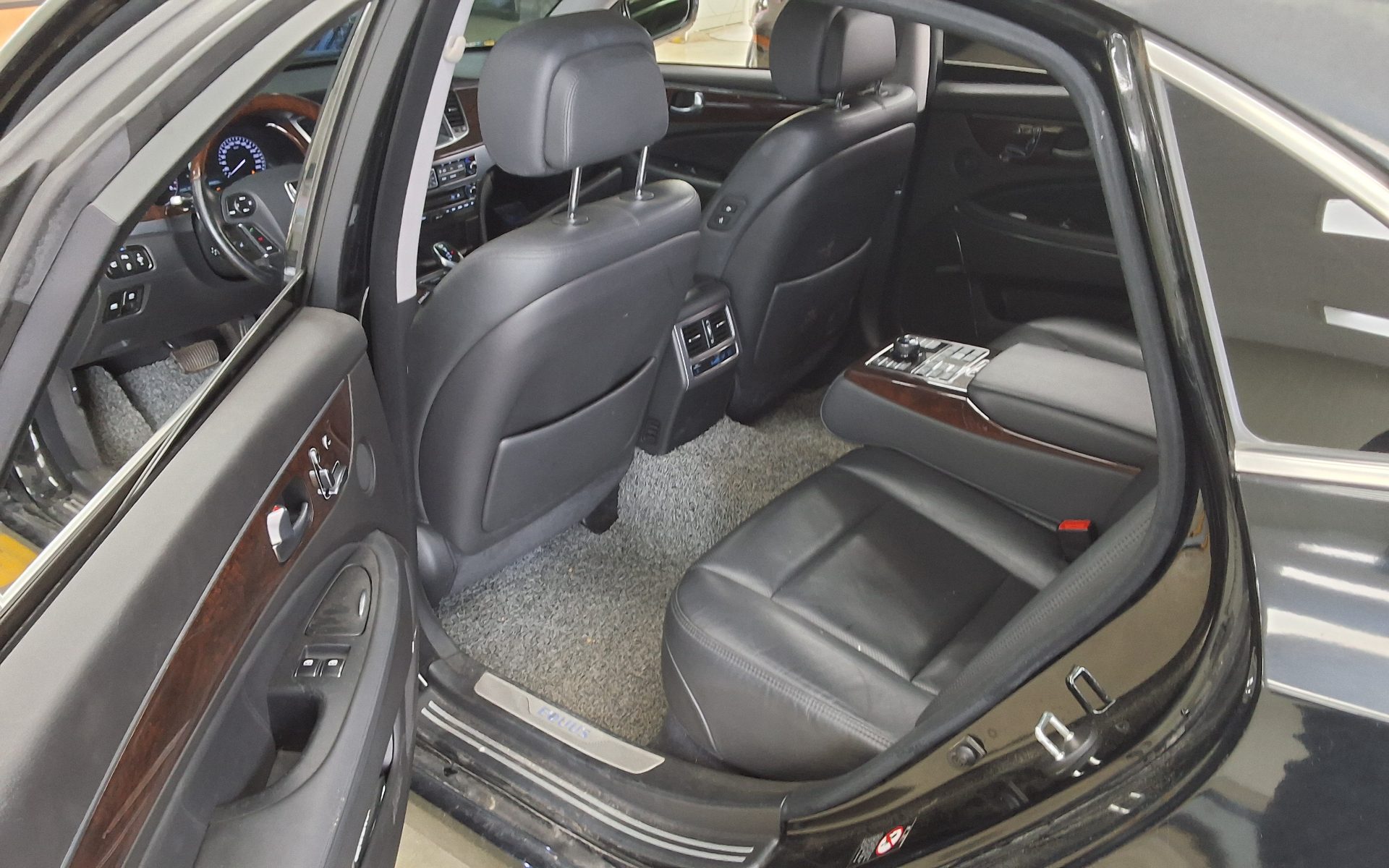 2015 - hyundai equus