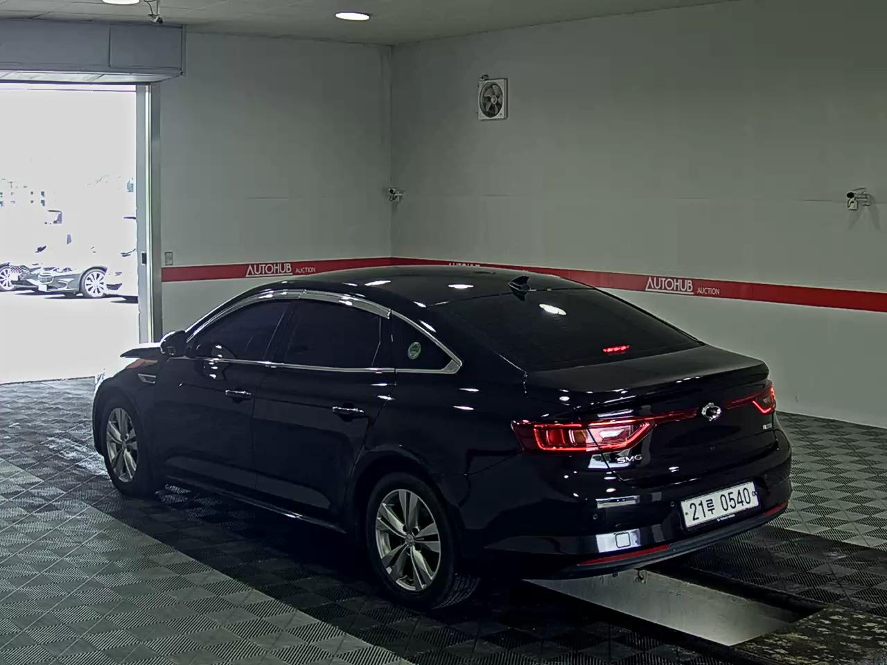 2016 - renault sm6