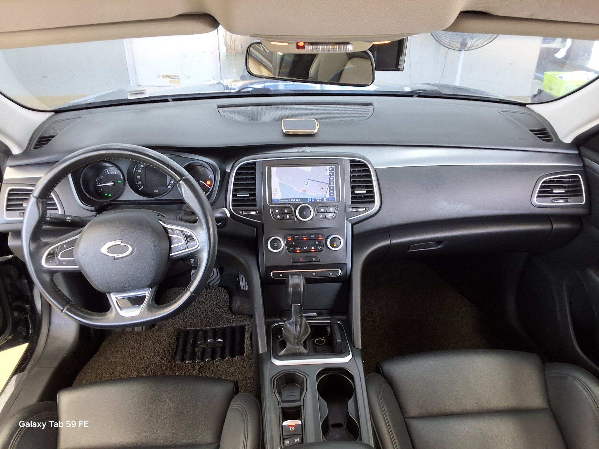 2016 - renault sm6