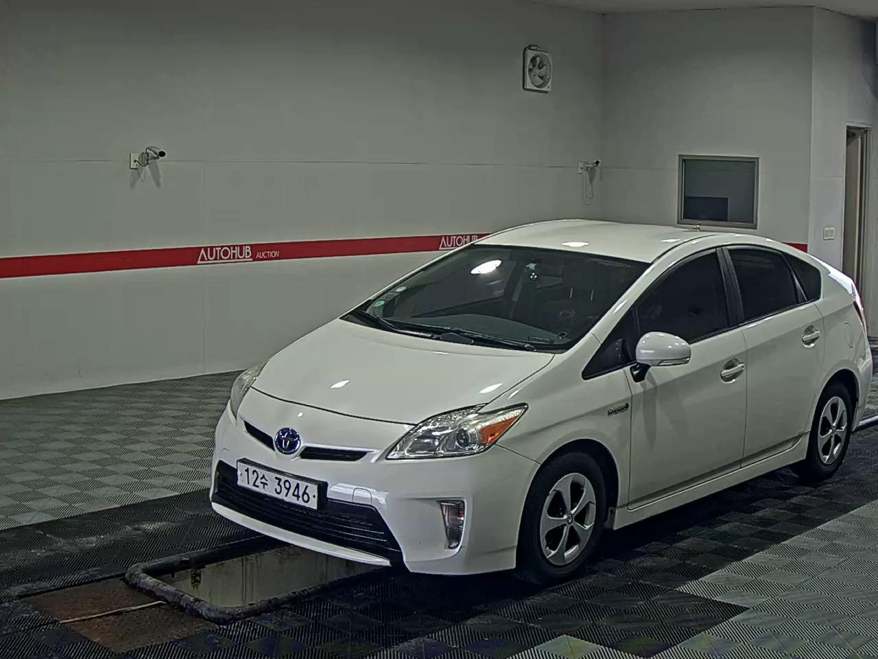 2012 - toyota prius