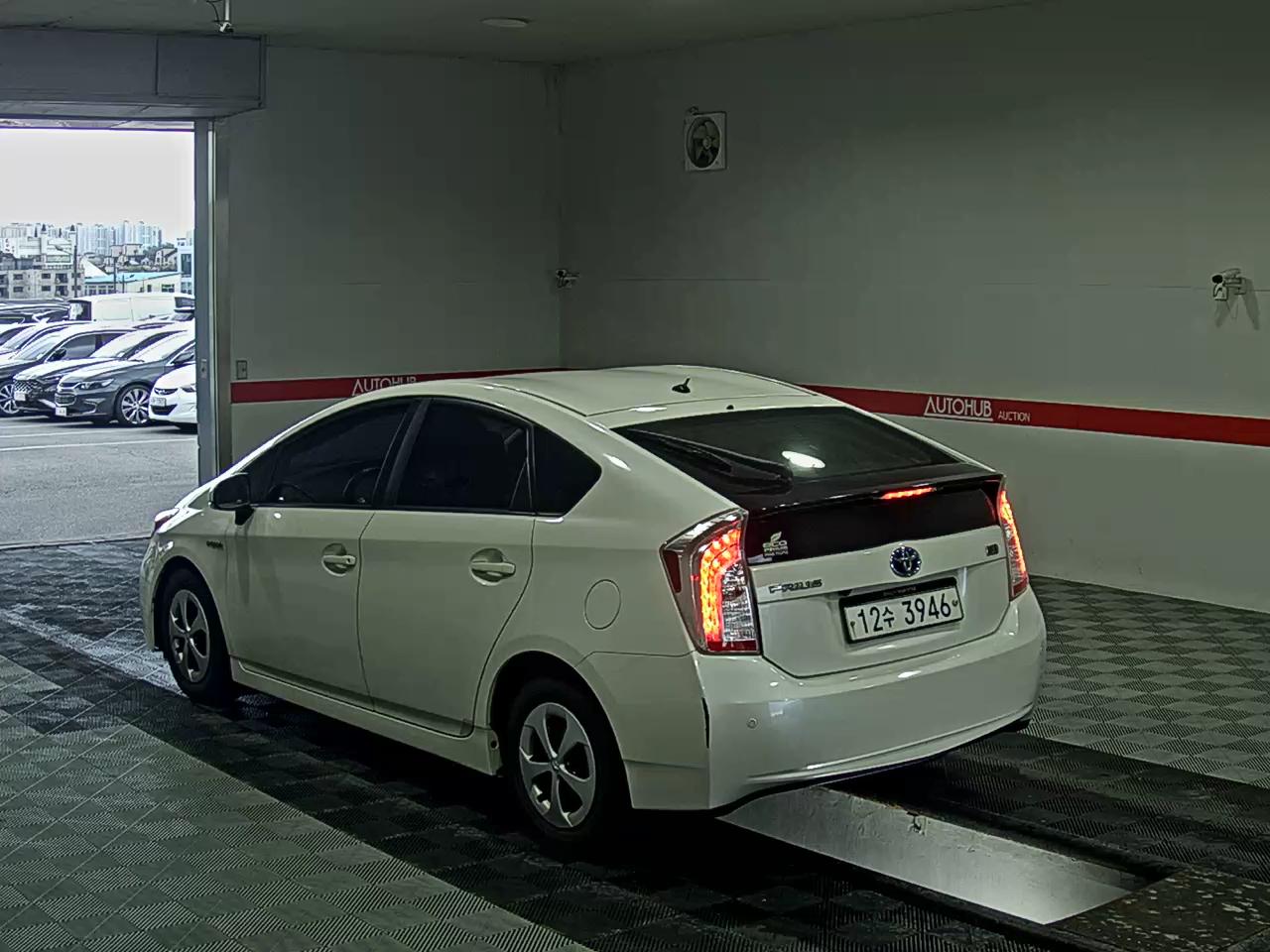 2012 - toyota prius
