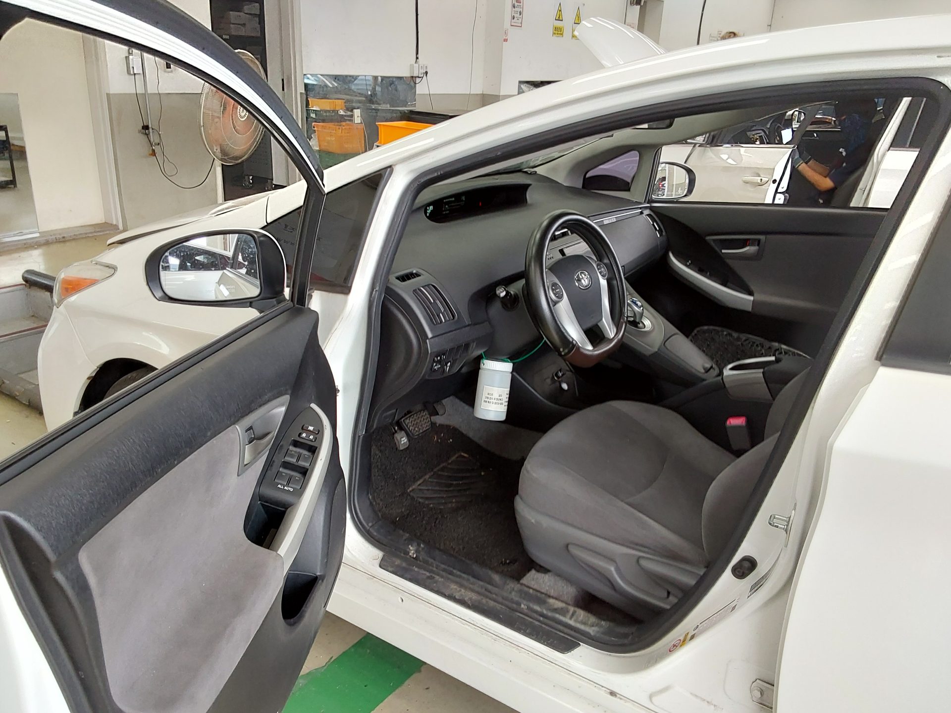 2012 - toyota prius
