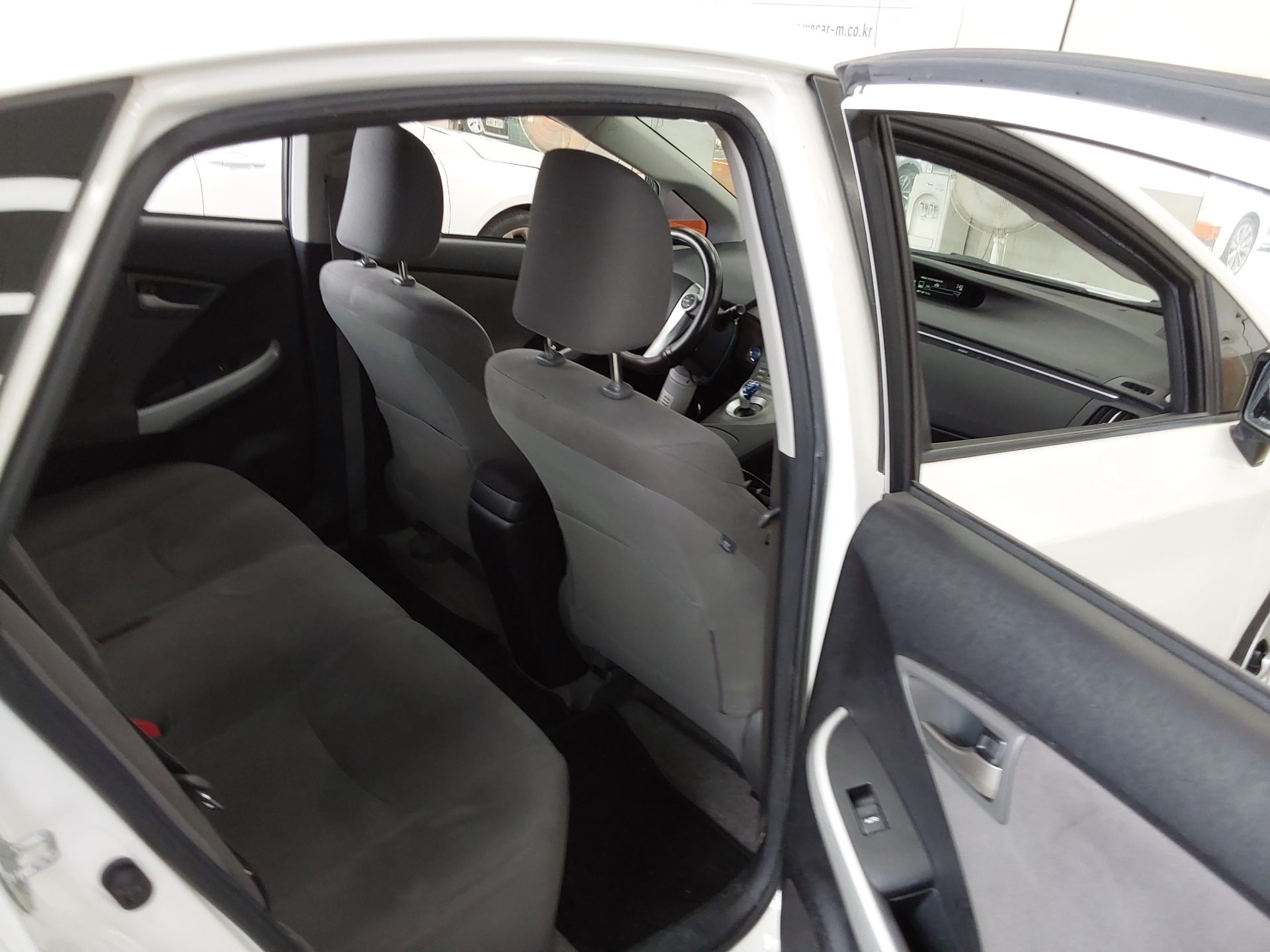 2012 - toyota prius