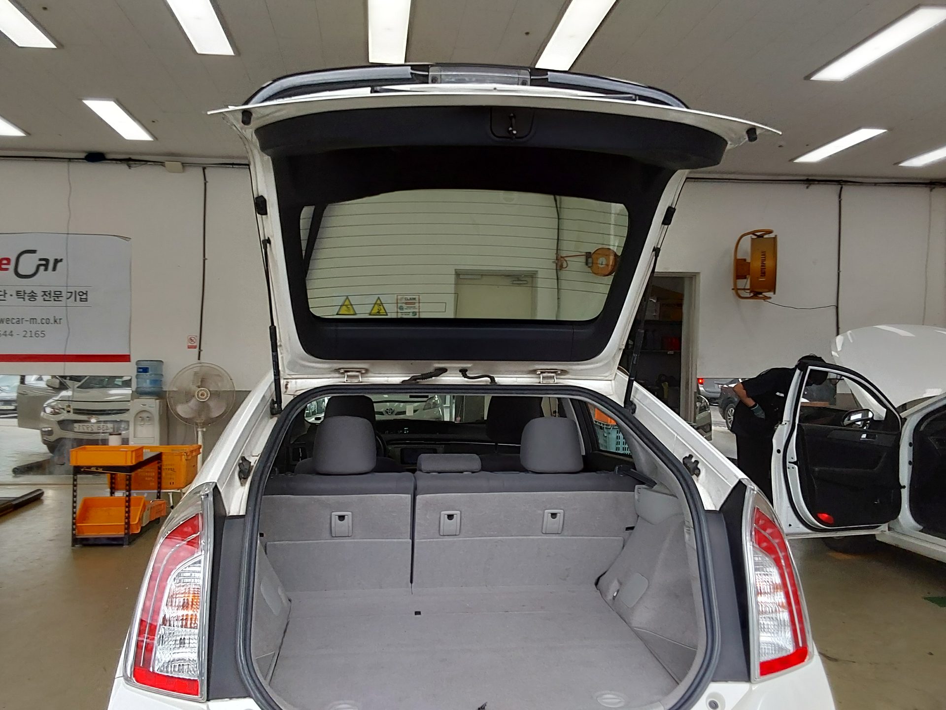 2012 - toyota prius