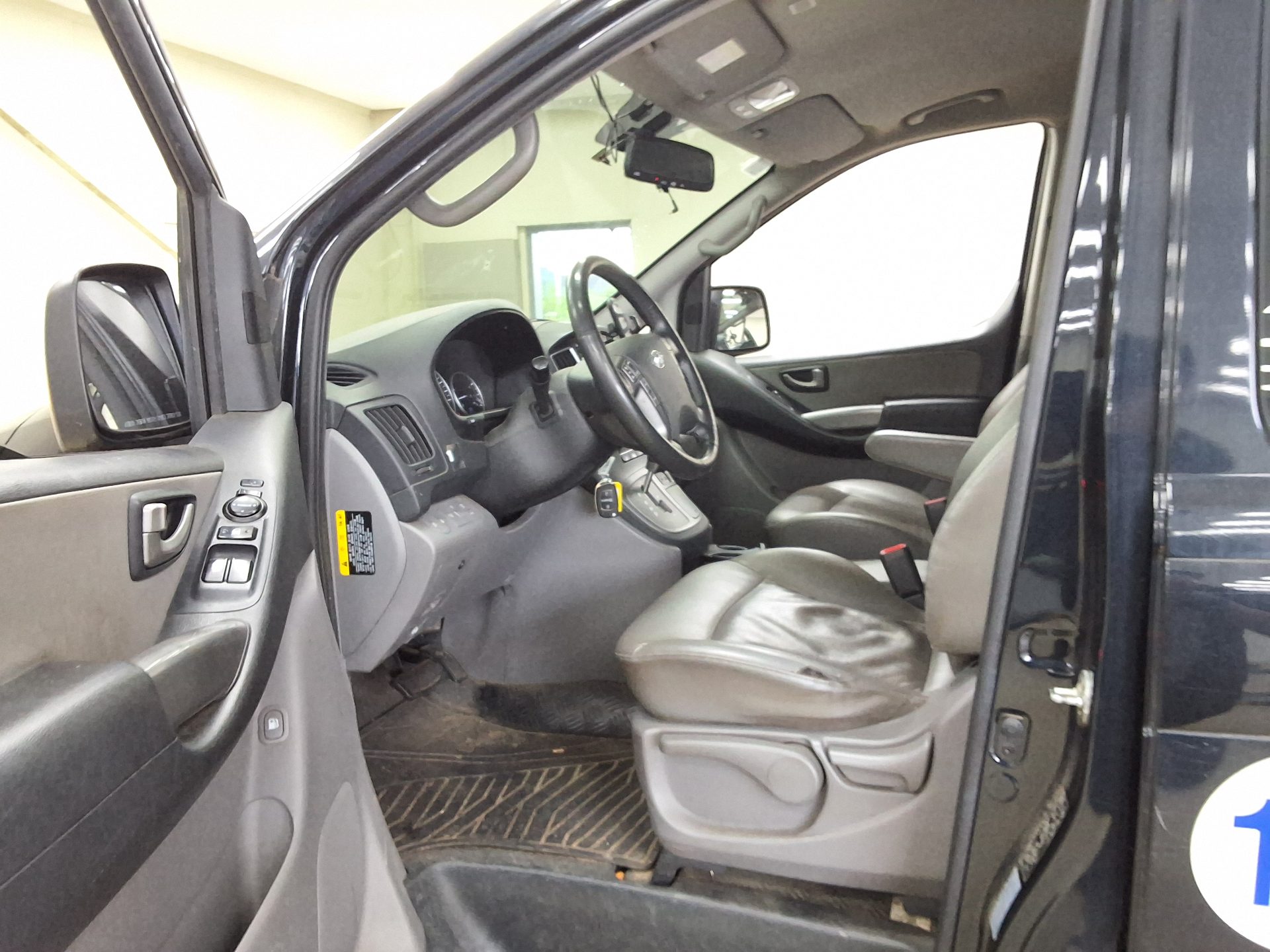 2019 - hyundai grand starex
