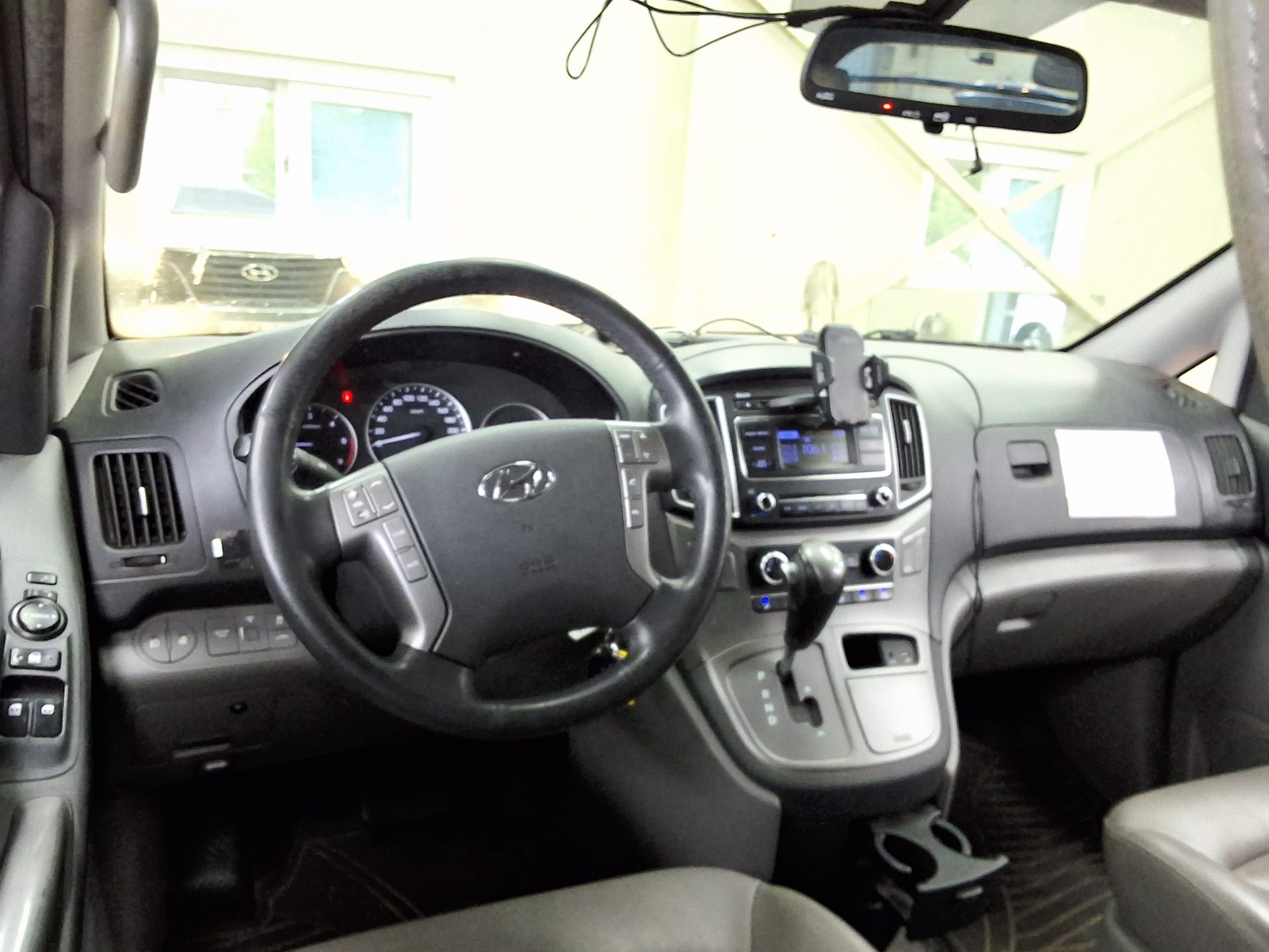 2019 - hyundai grand starex