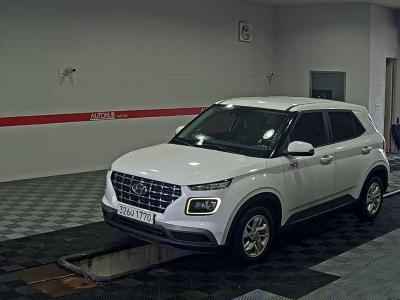 HYUNDAI VENUE