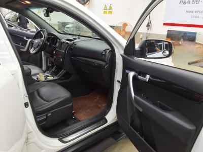 كيا سورينتو R ديزل 2.0 دفع ثنائي Tlx فاخر Model 2012 فاخر