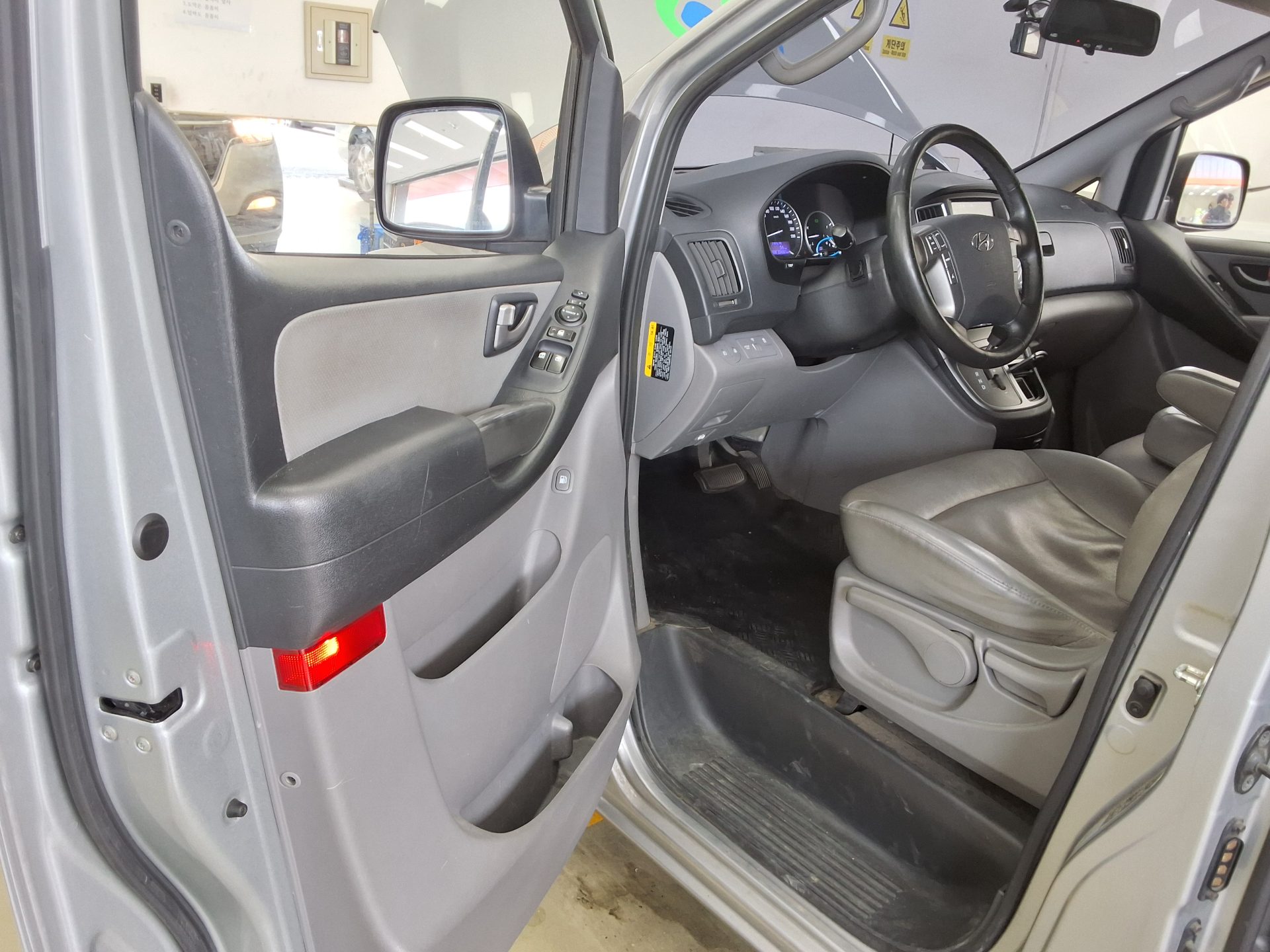 2020 - hyundai grand starex