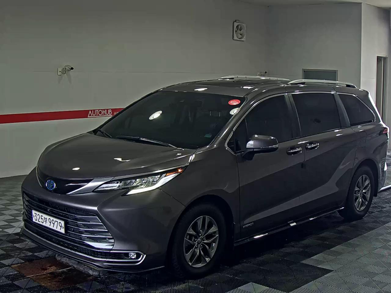 2021 - toyota sienna
