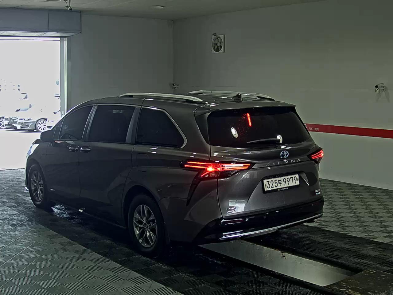 2021 - toyota sienna