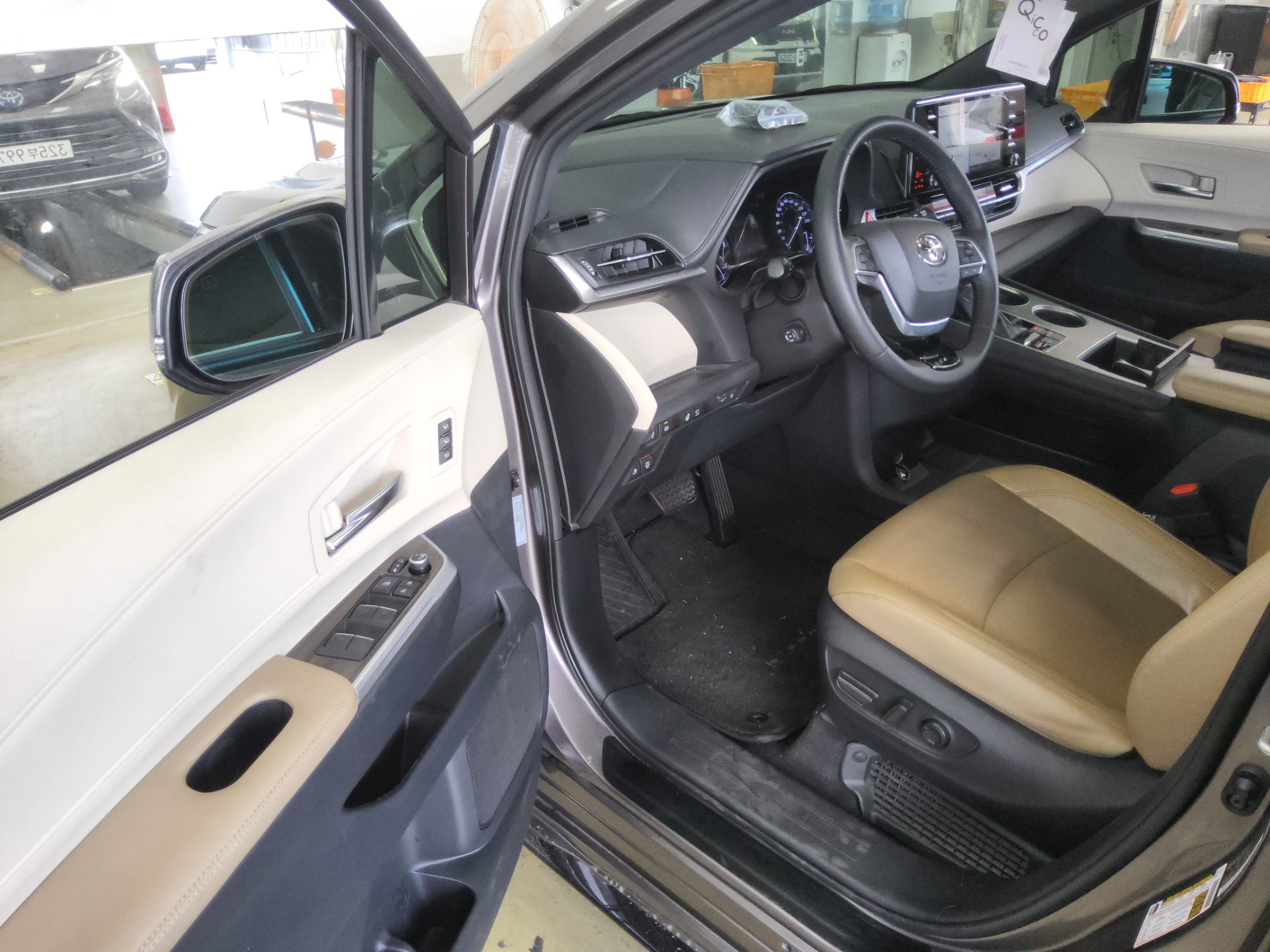 2021 - toyota sienna