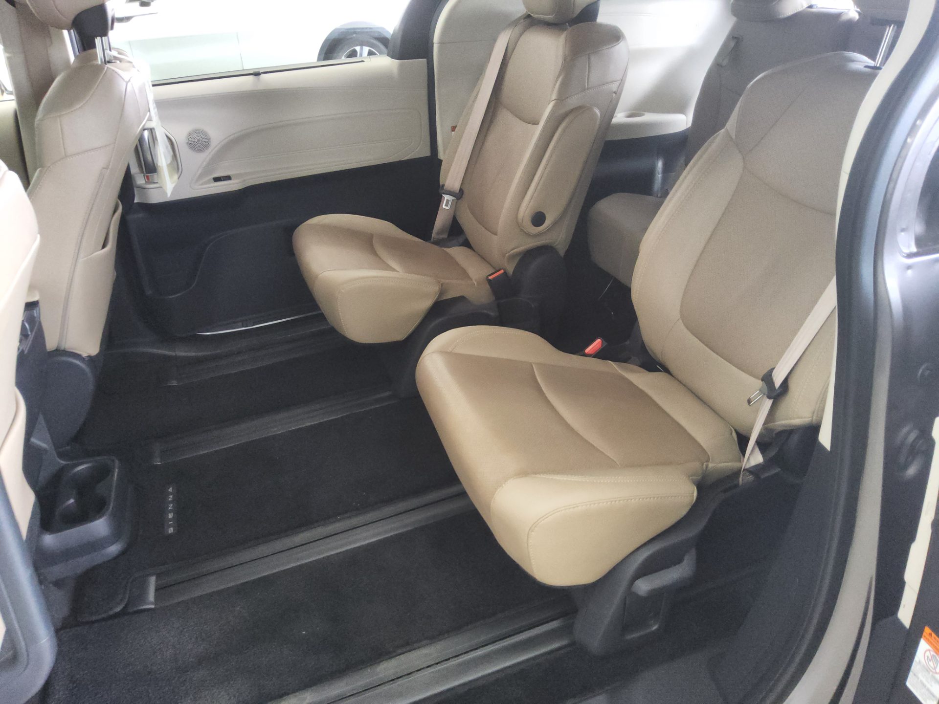 2021 - toyota sienna