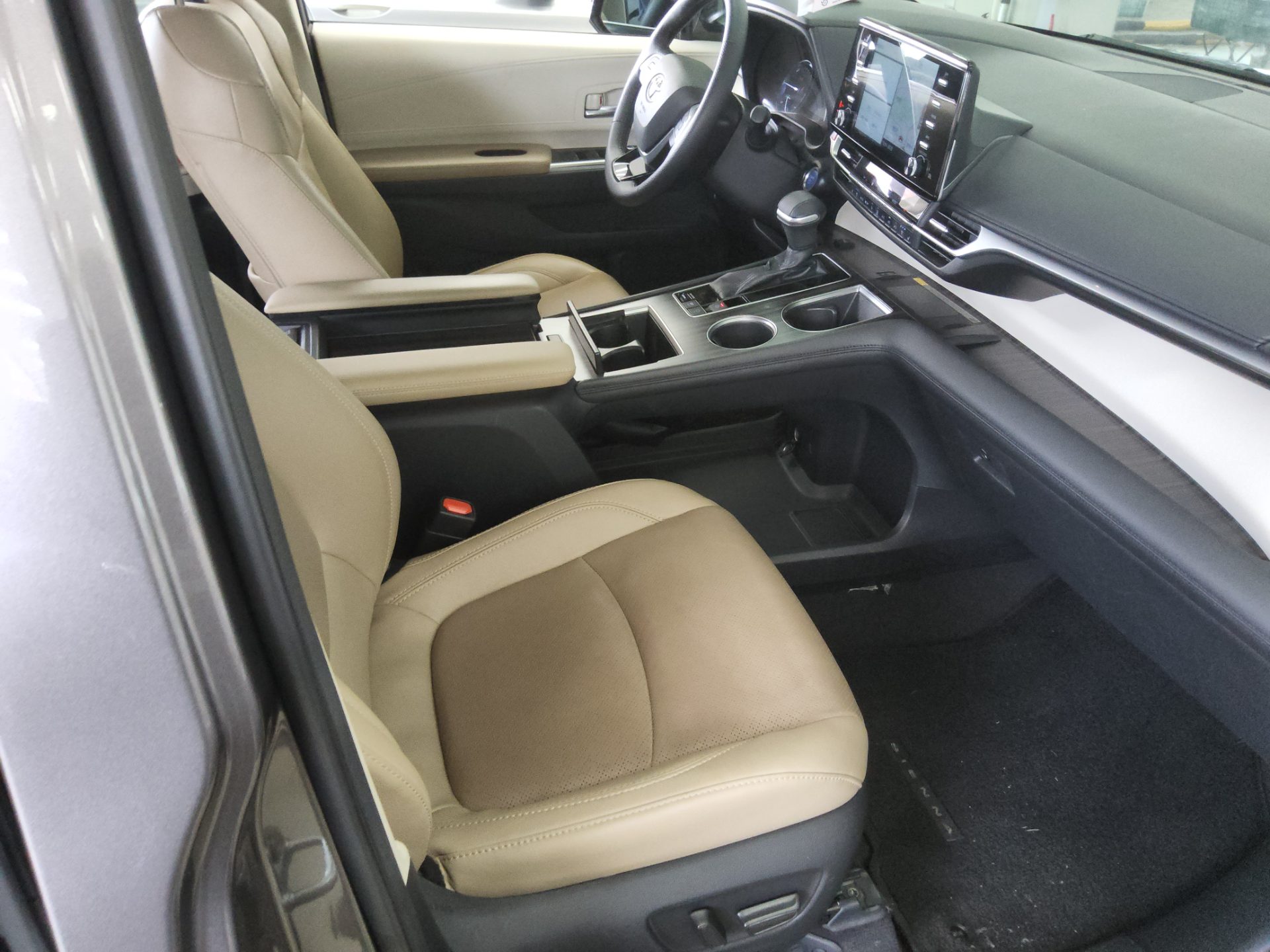2021 - toyota sienna