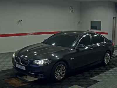 BMW 5 SERIES (6TH GEN) 520d xDrive
