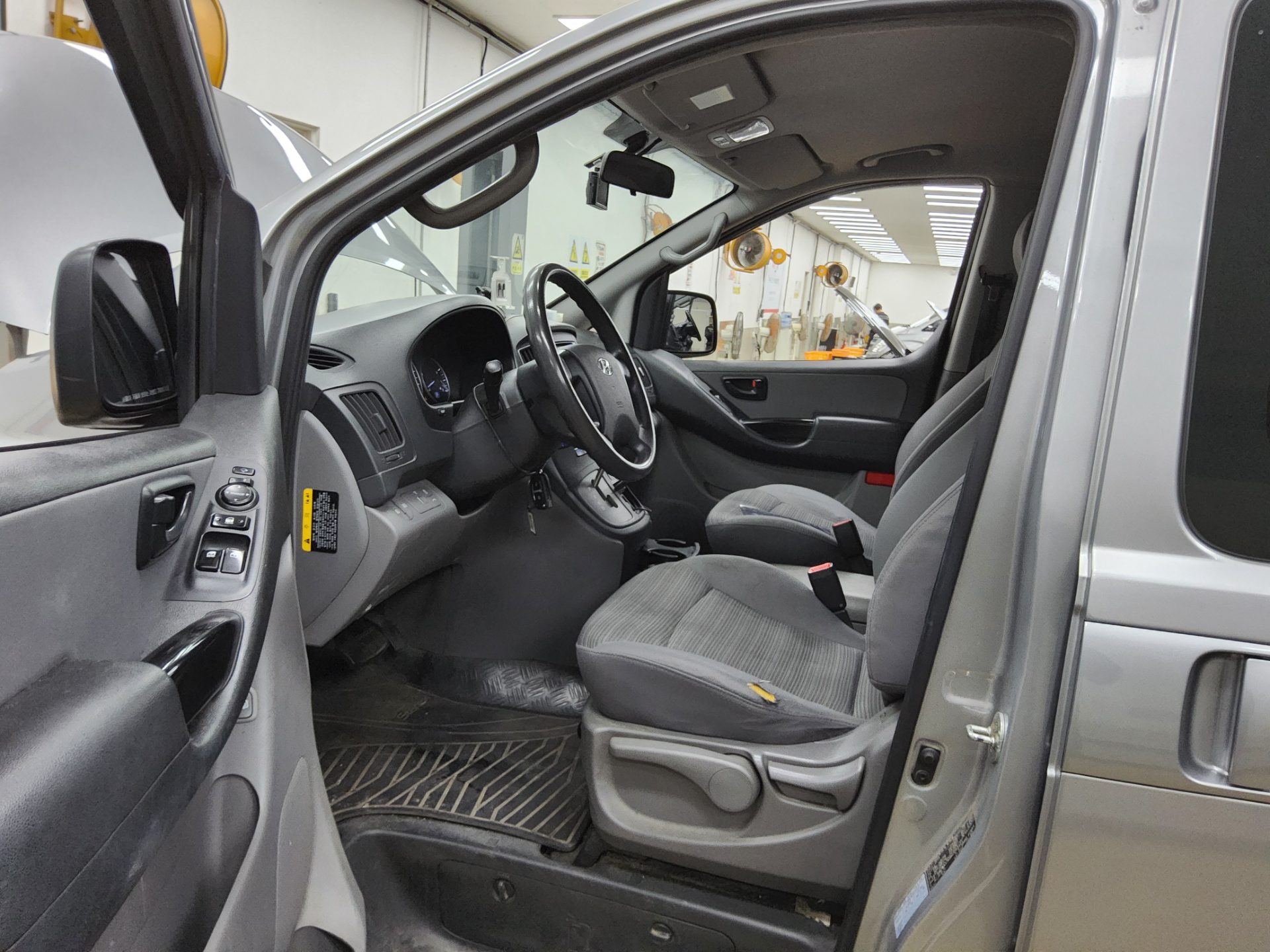 2019 - hyundai grand starex
