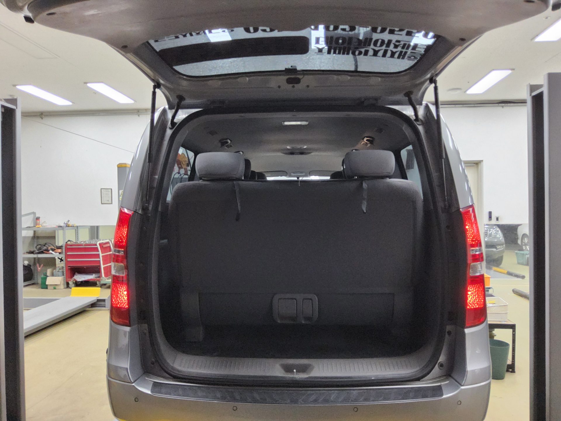 2019 - hyundai grand starex