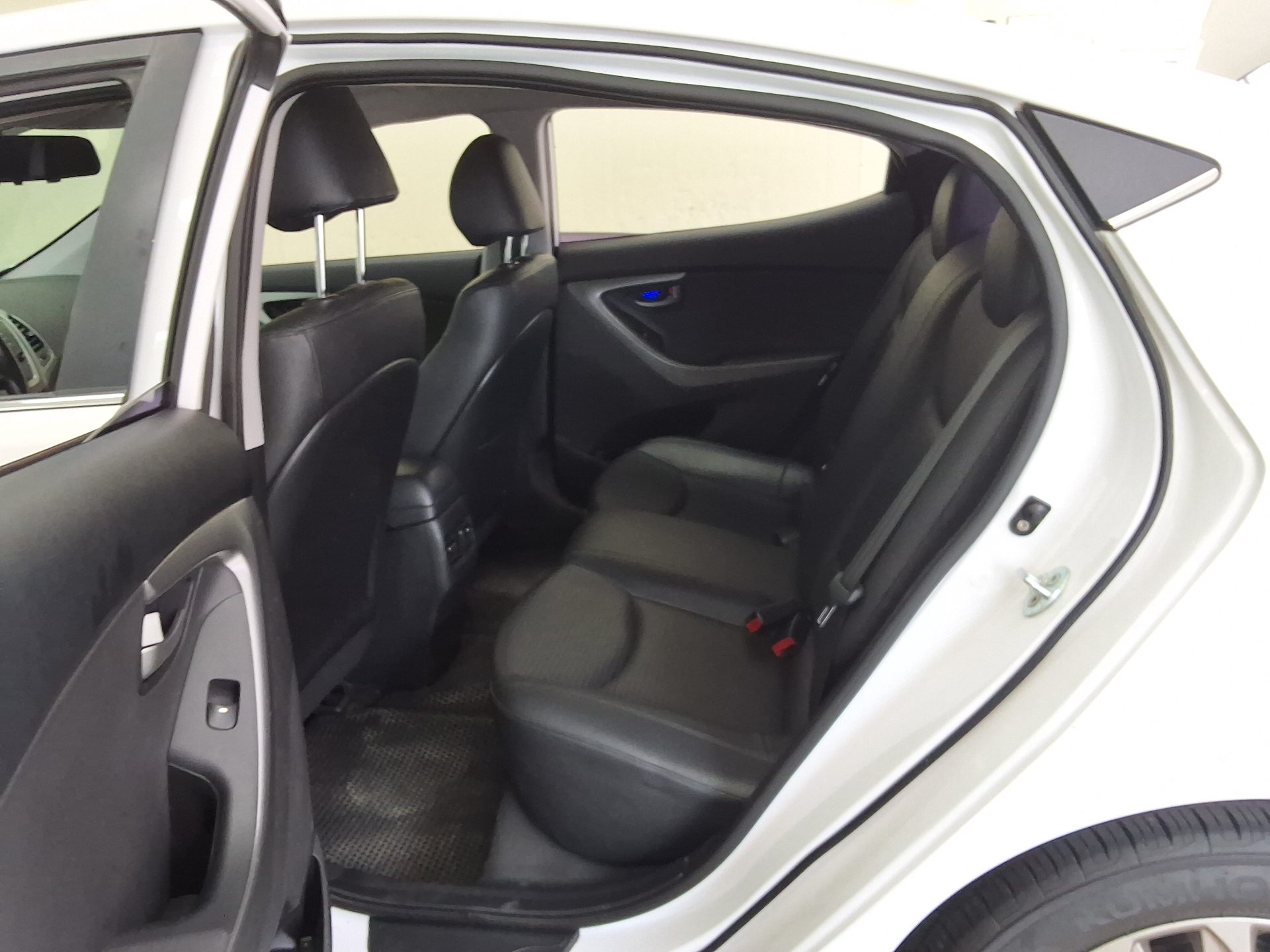 2015 - hyundai avante