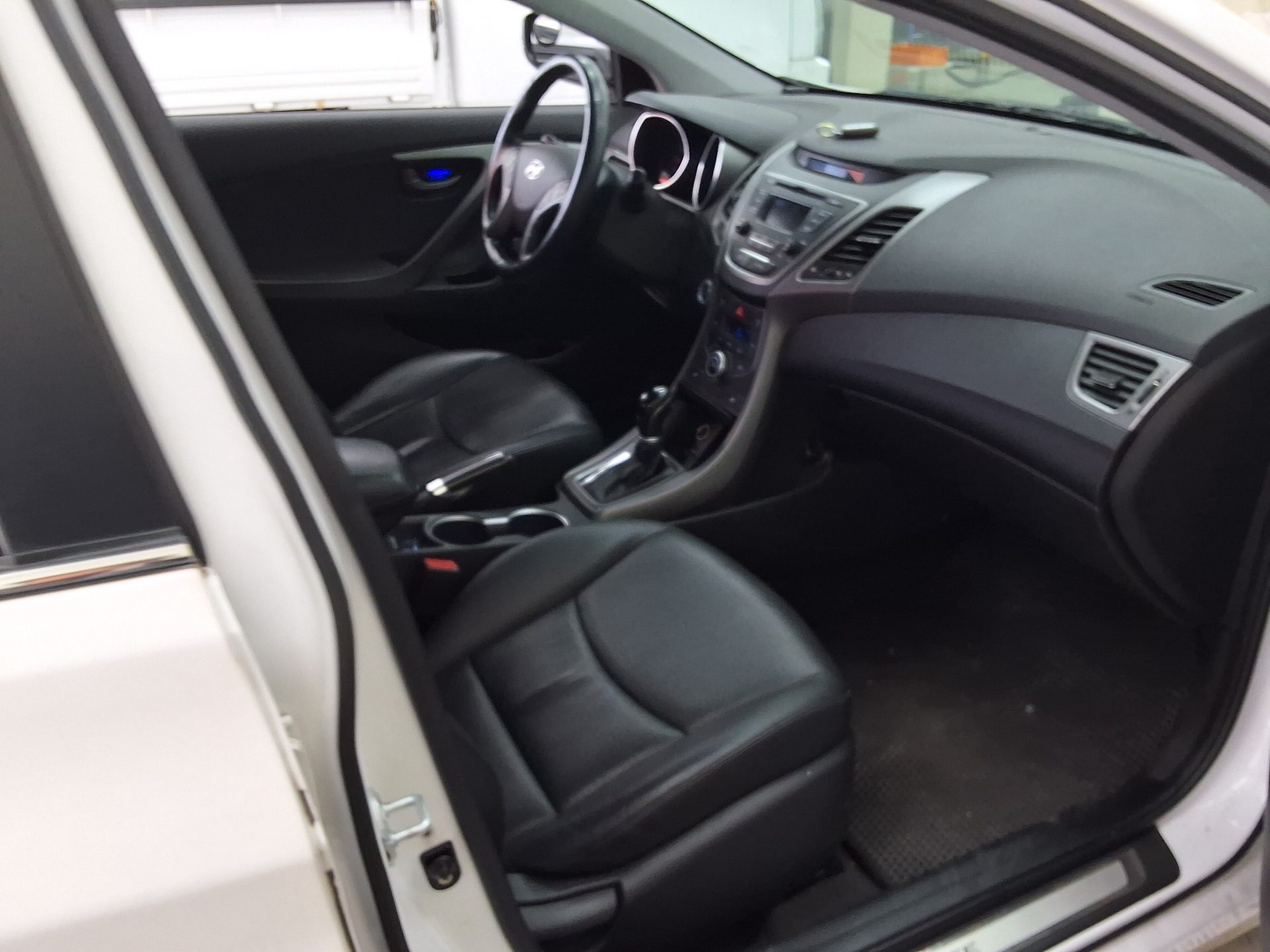 2015 - hyundai avante