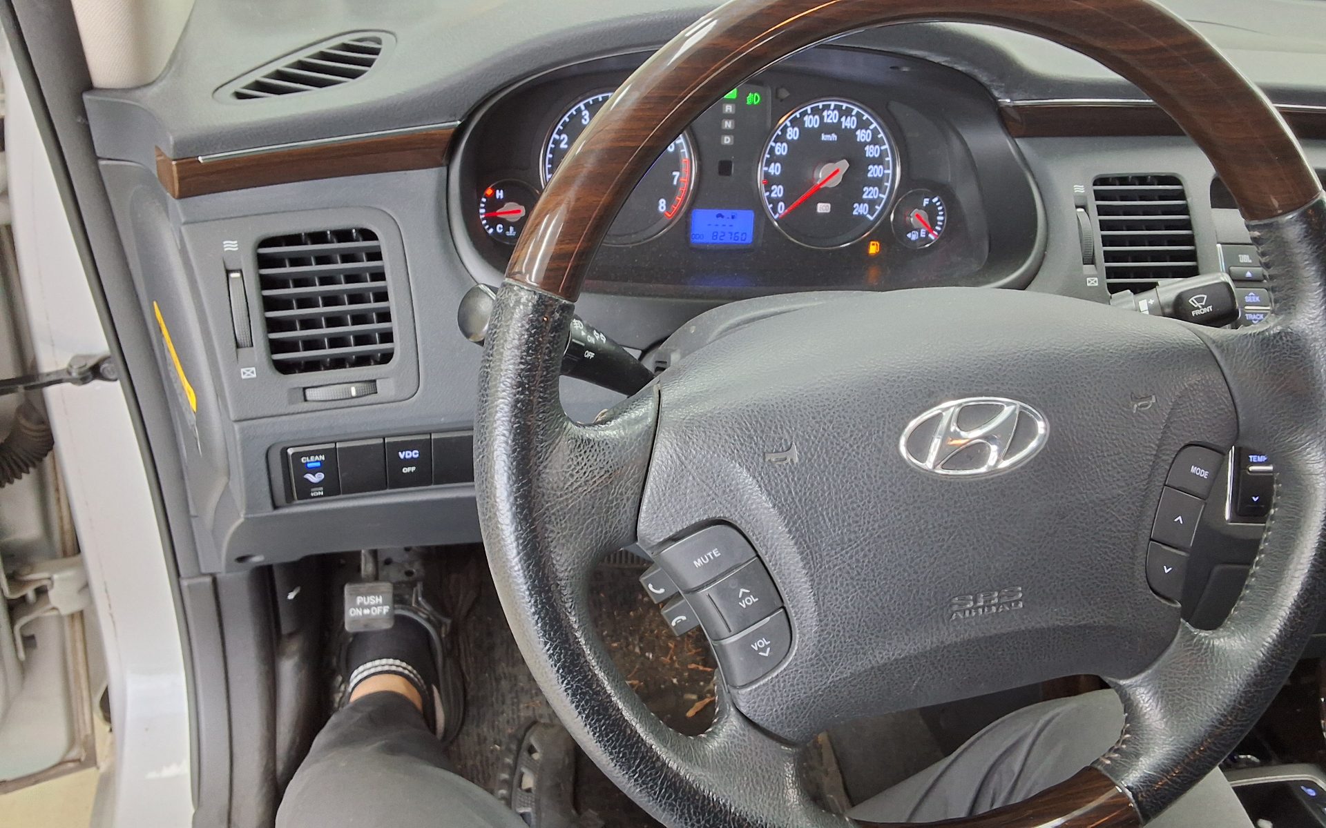 2010 - hyundai grandeur