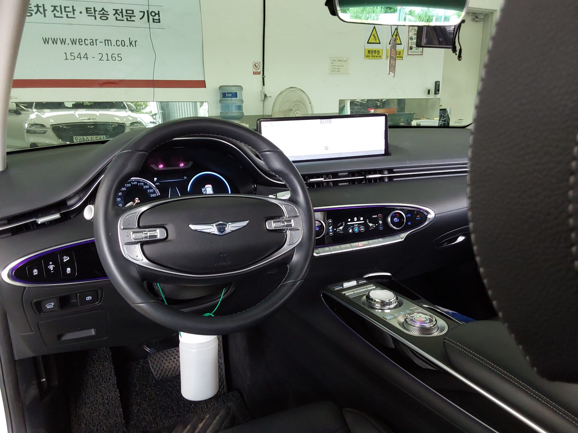 2021 - genesis gv70