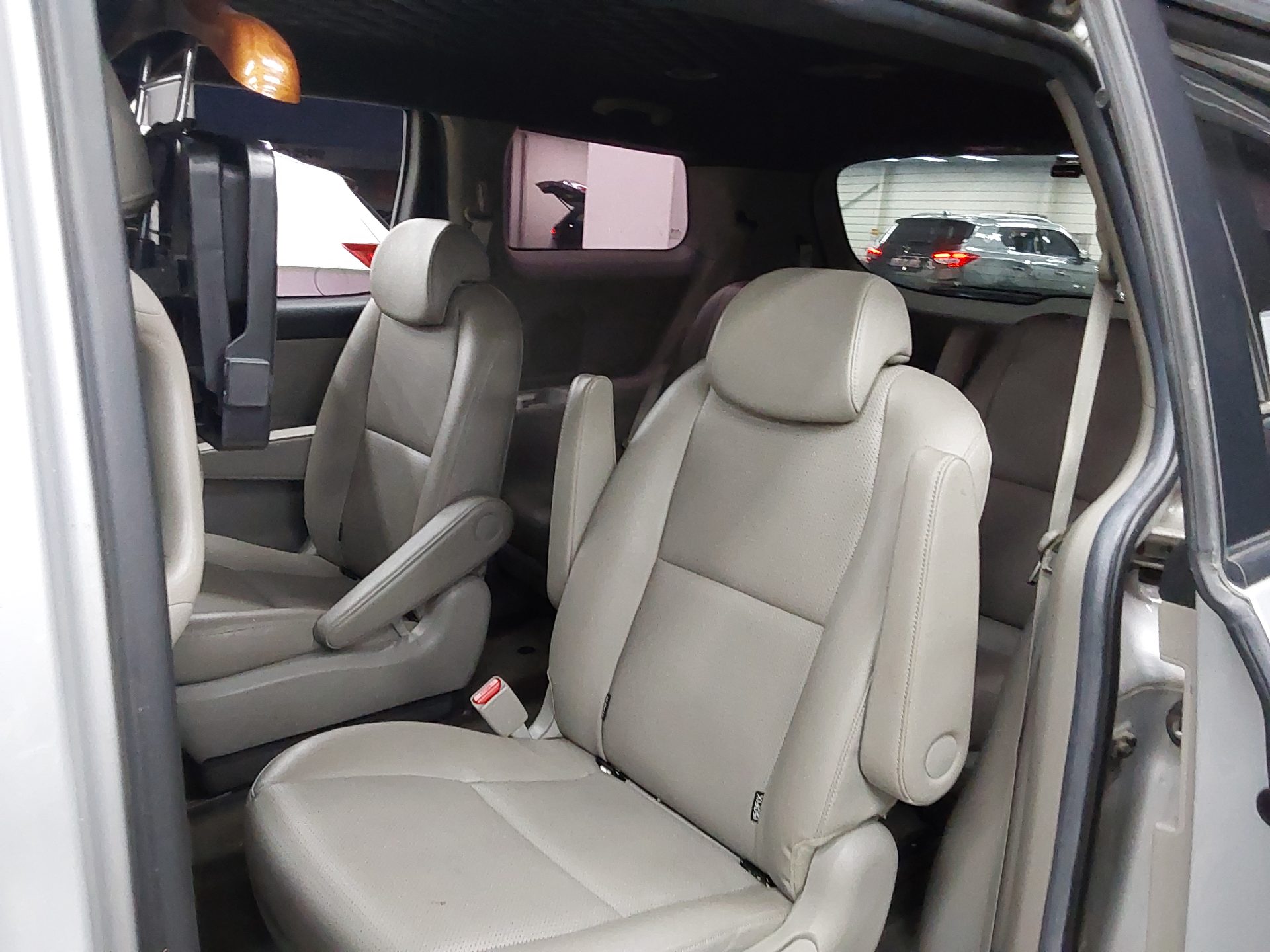 2020 - kia carnival