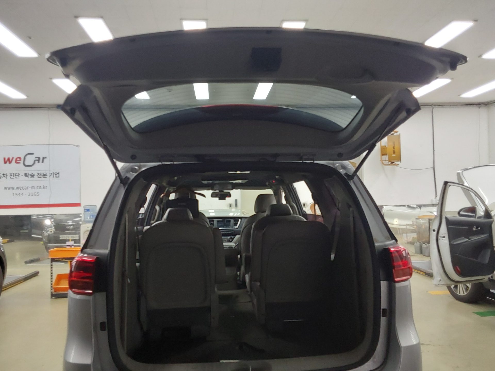2020 - kia carnival