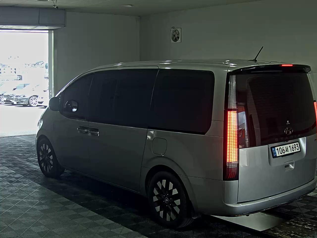 2022 - hyundai staria