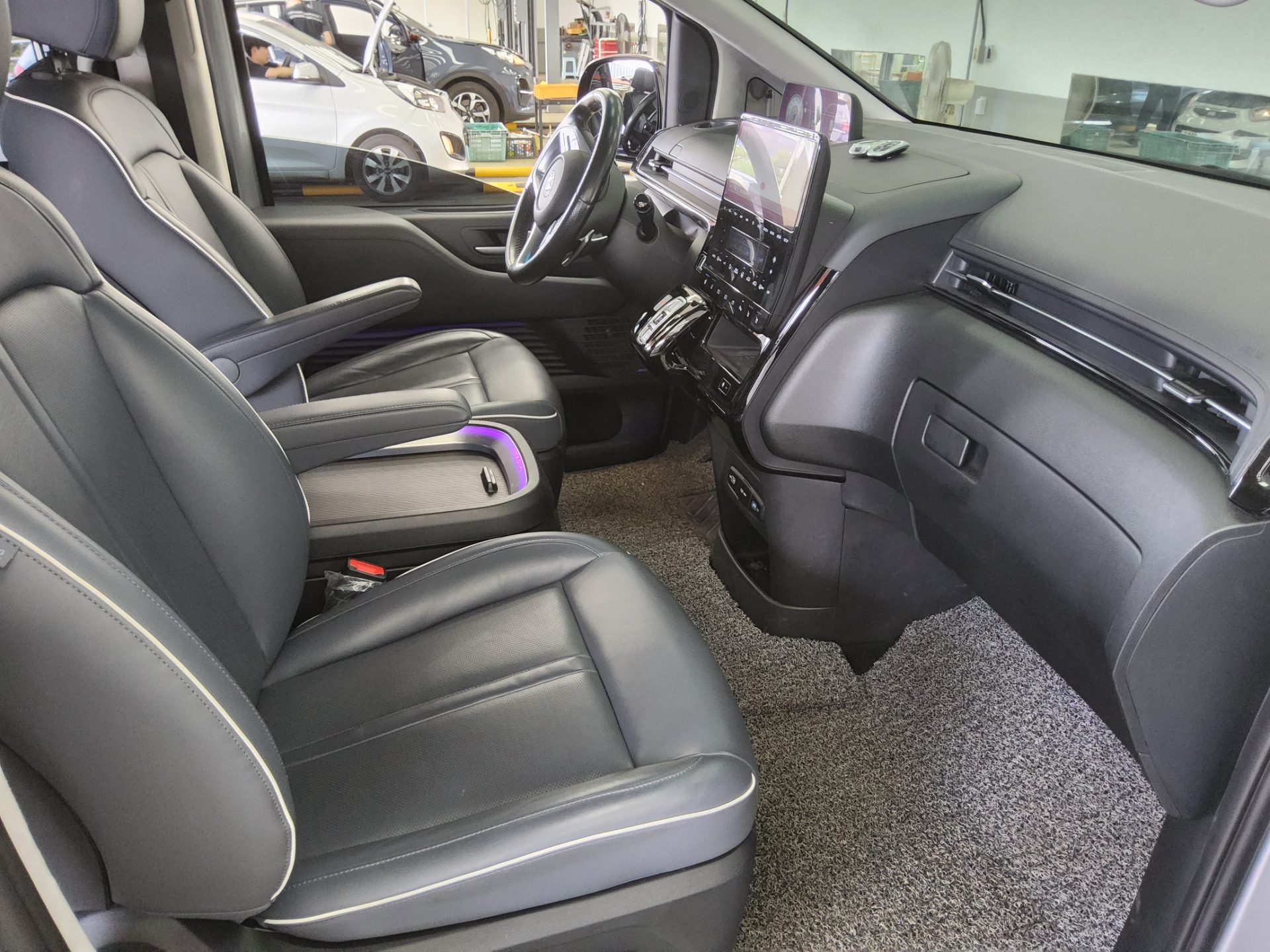 2022 - hyundai staria