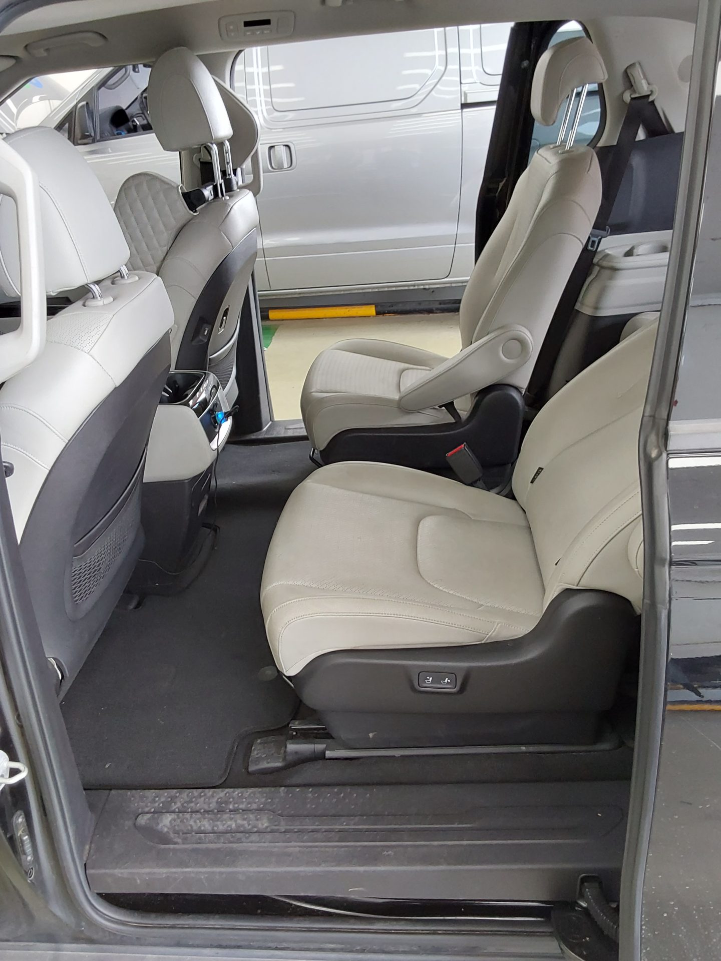 2021 - kia carnival