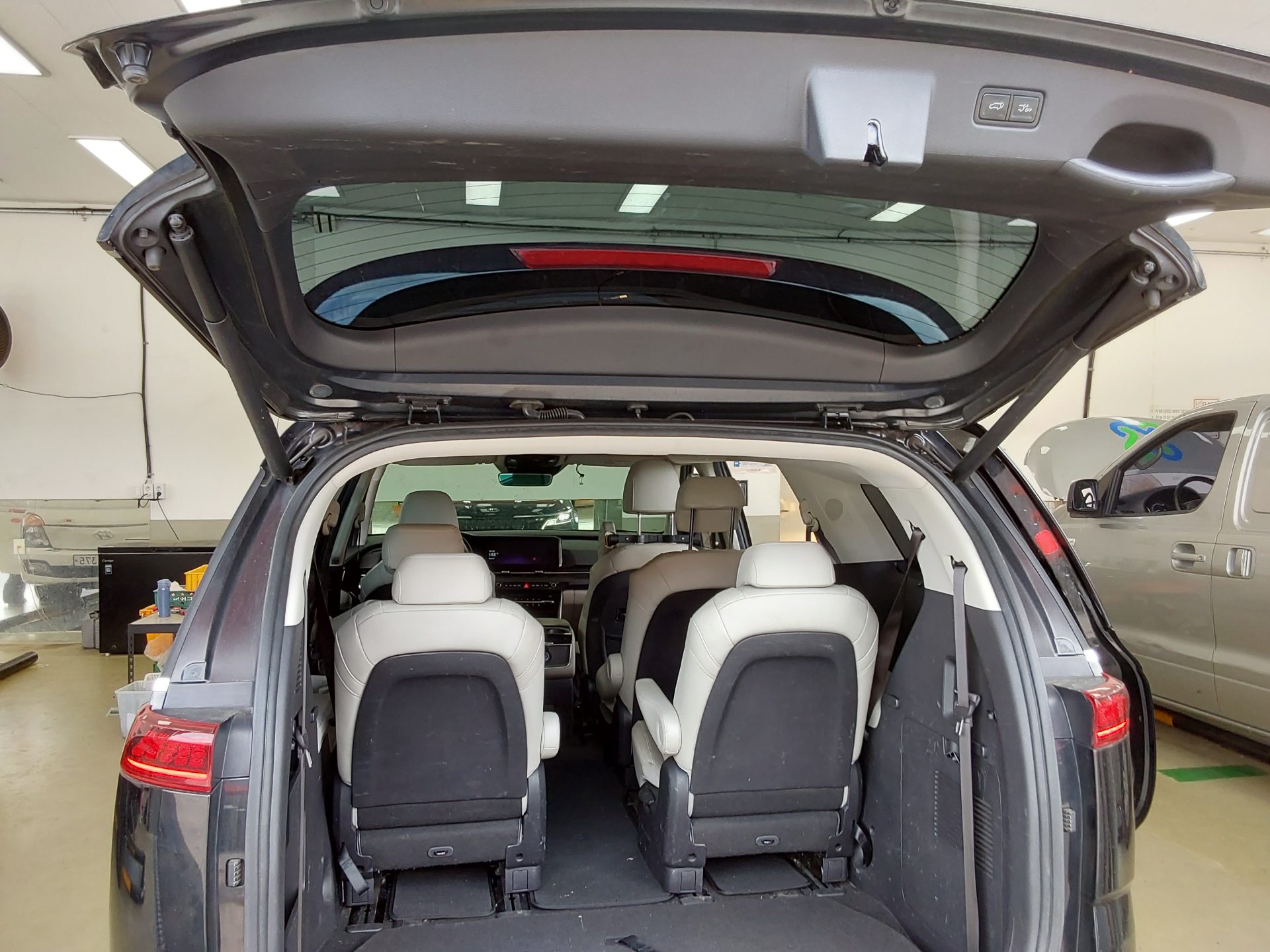 2021 - kia carnival