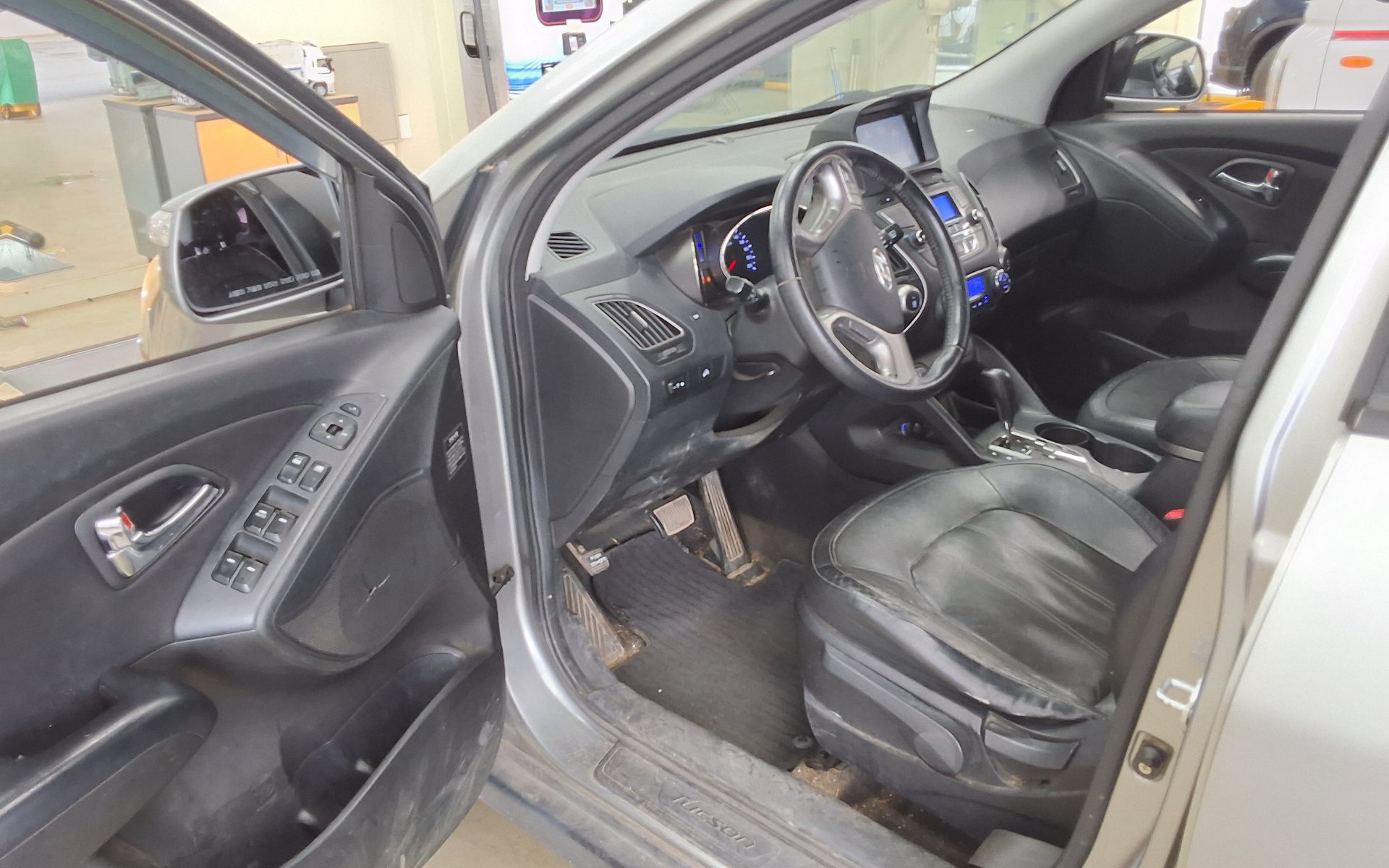 2011 - hyundai tucson