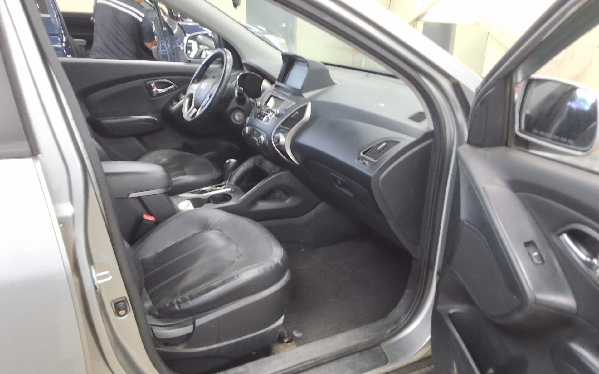 2011 - hyundai tucson