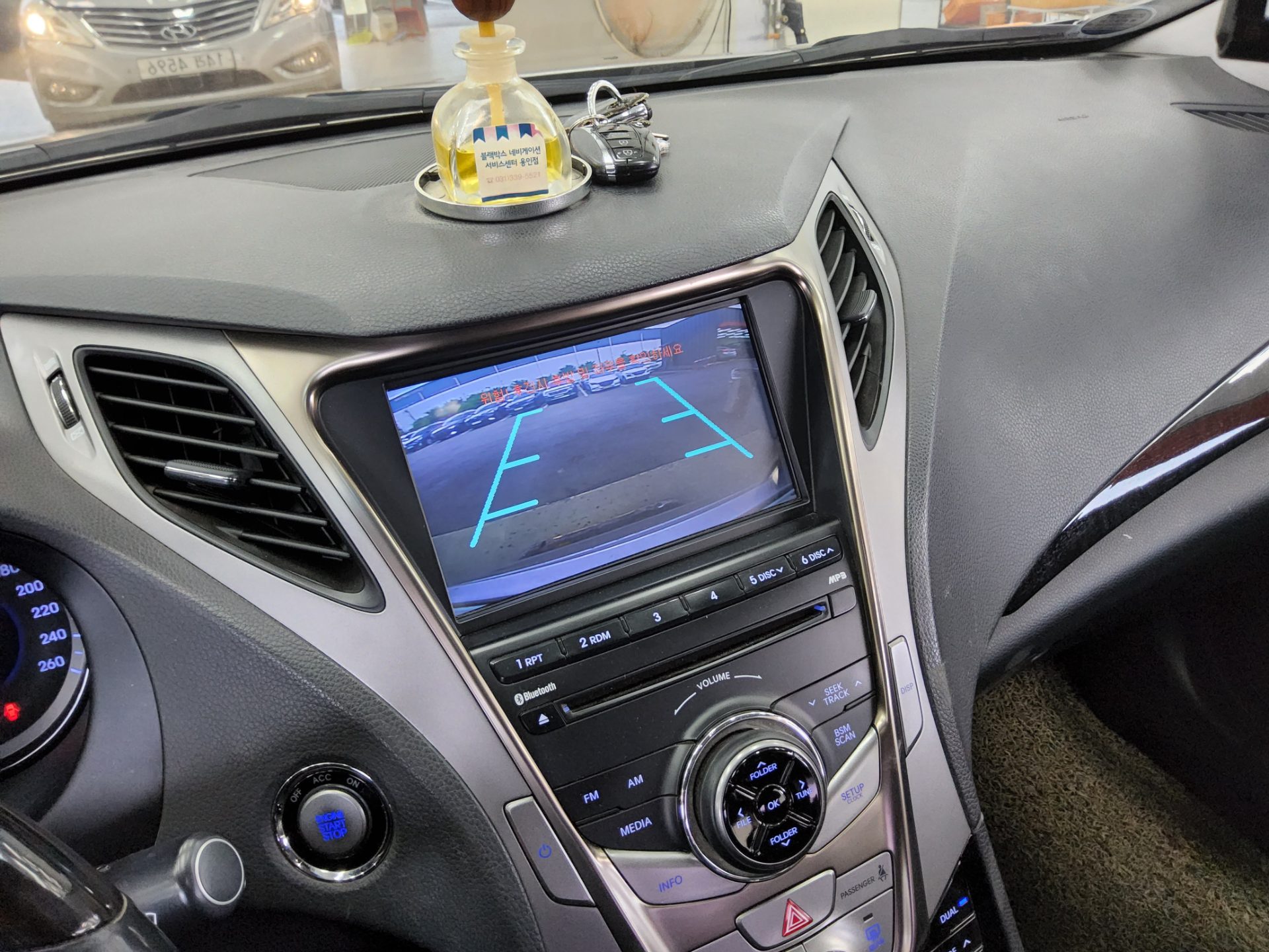 2011 - hyundai grandeur