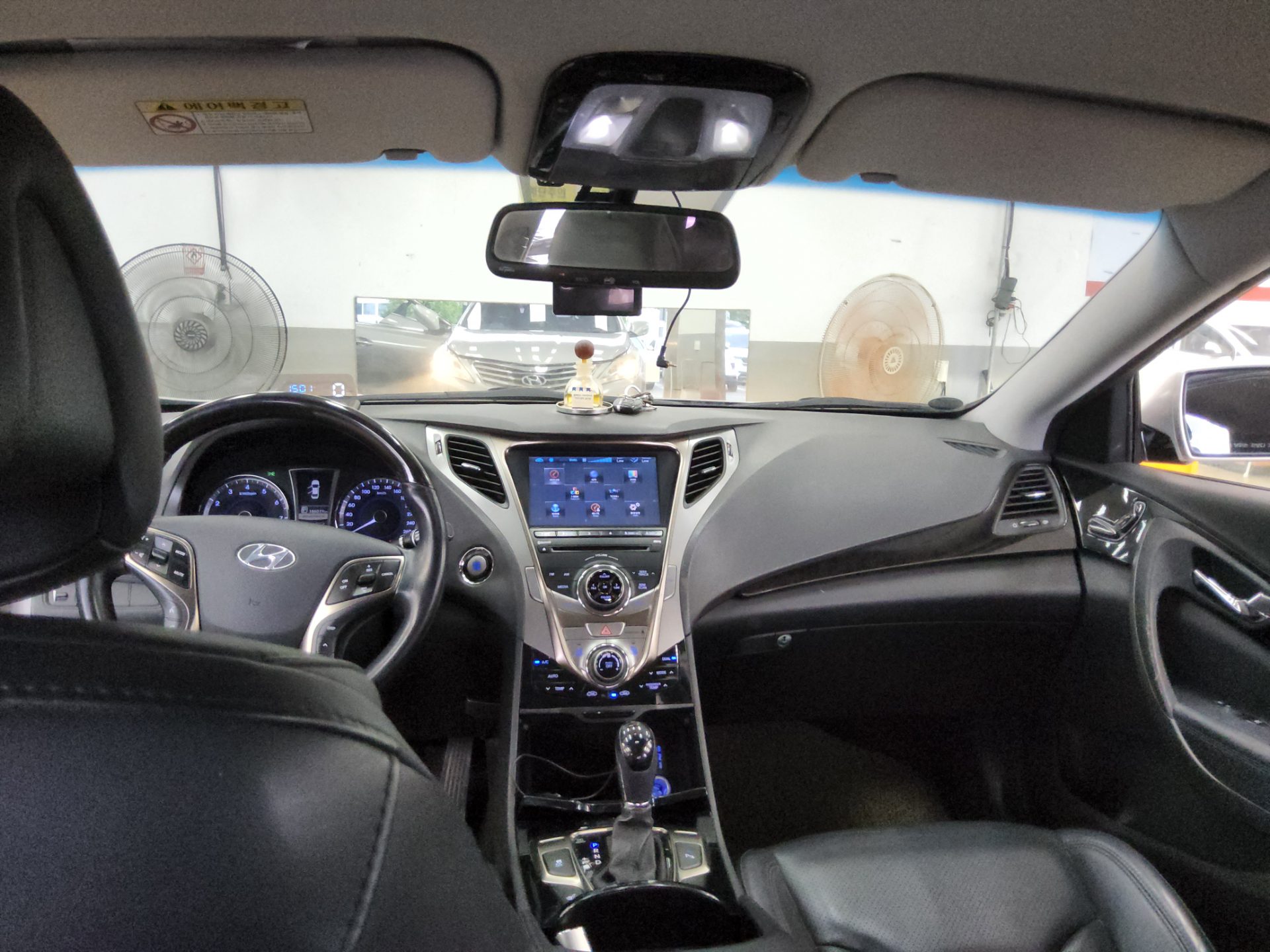 2011 - hyundai grandeur