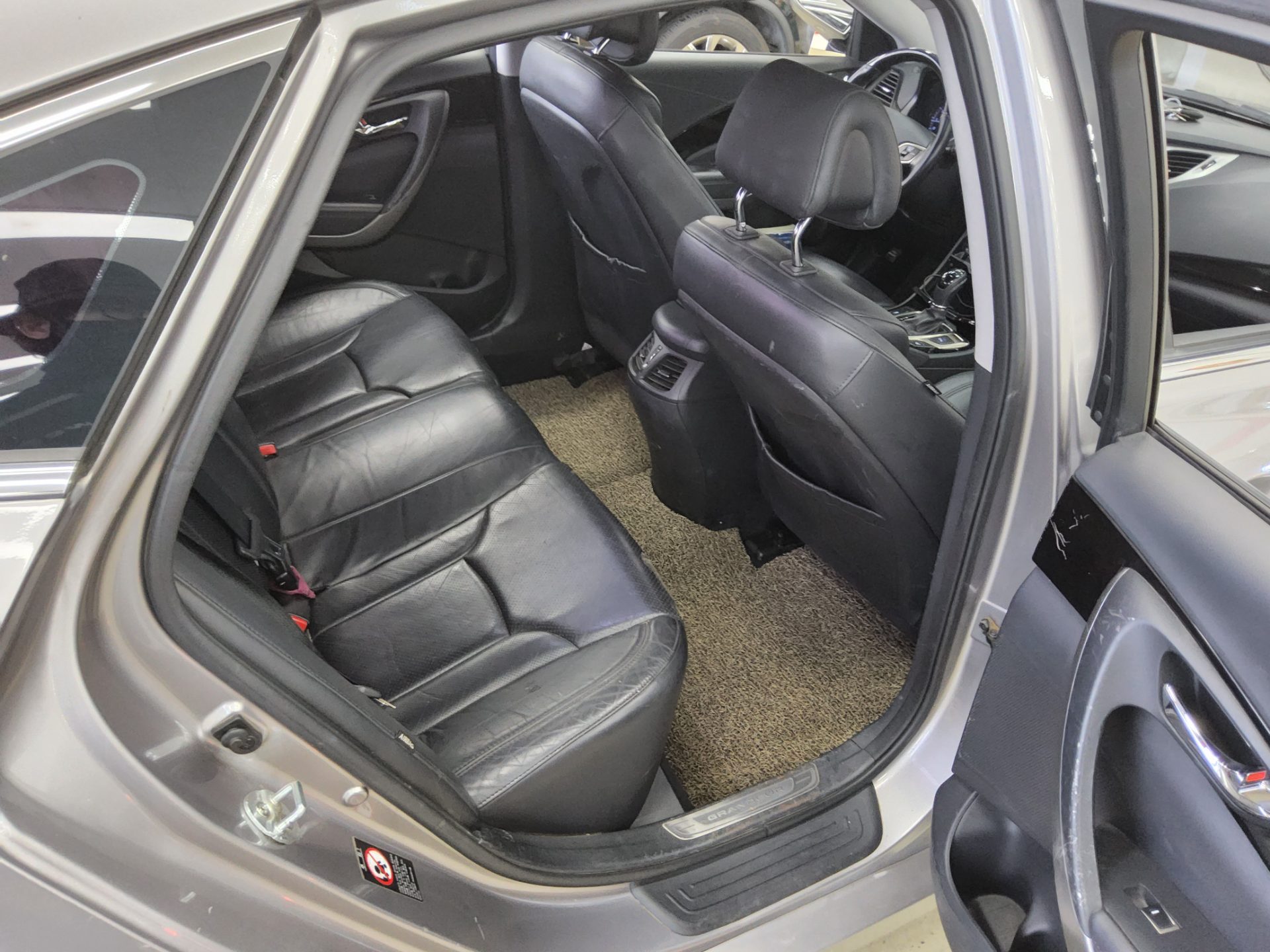 2011 - hyundai grandeur