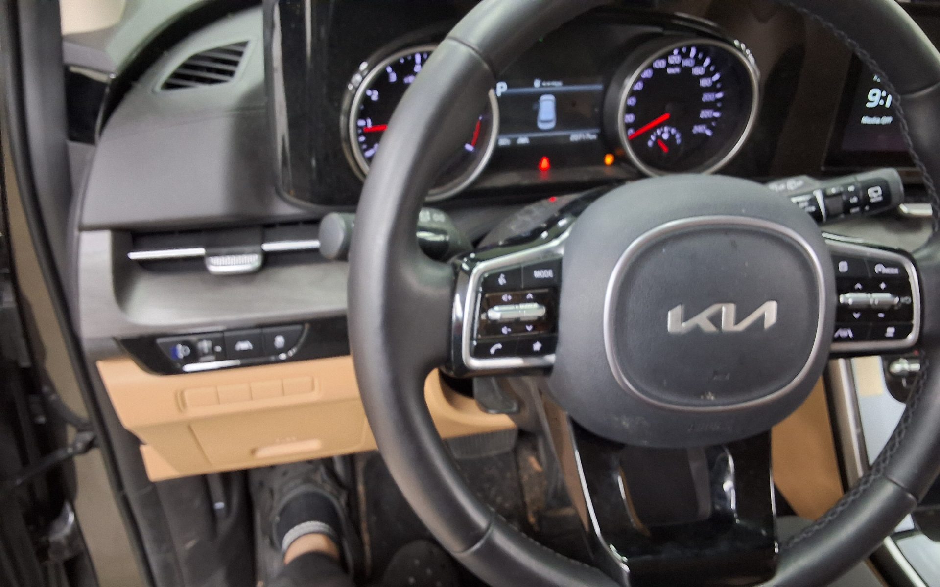 2023 - kia carnival