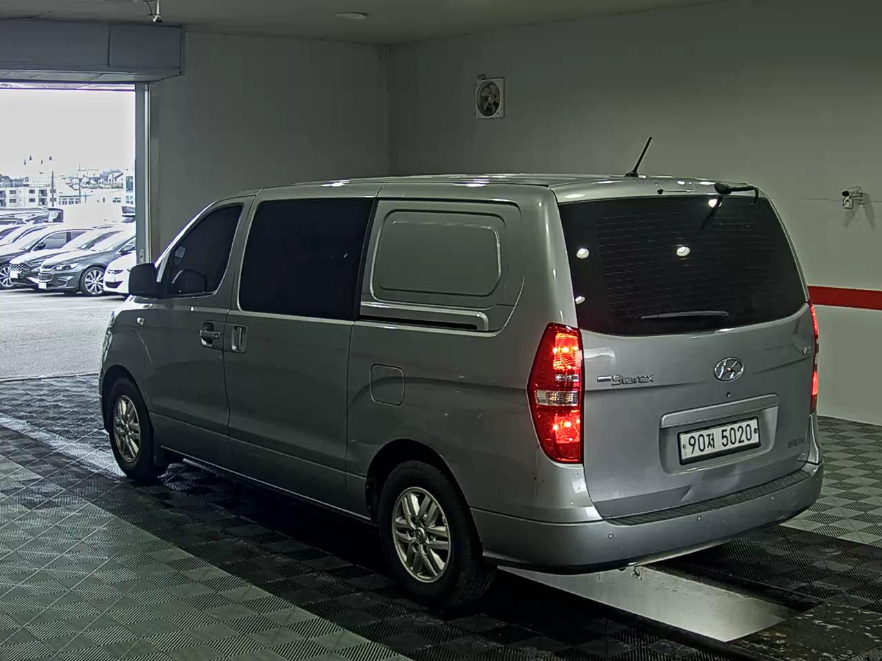2020 - hyundai grand starex