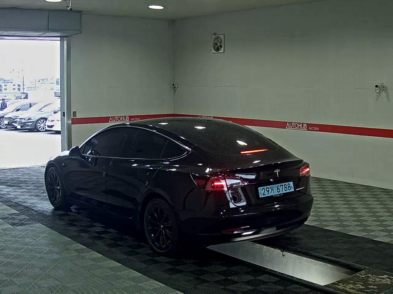 2021 - tesla model 3