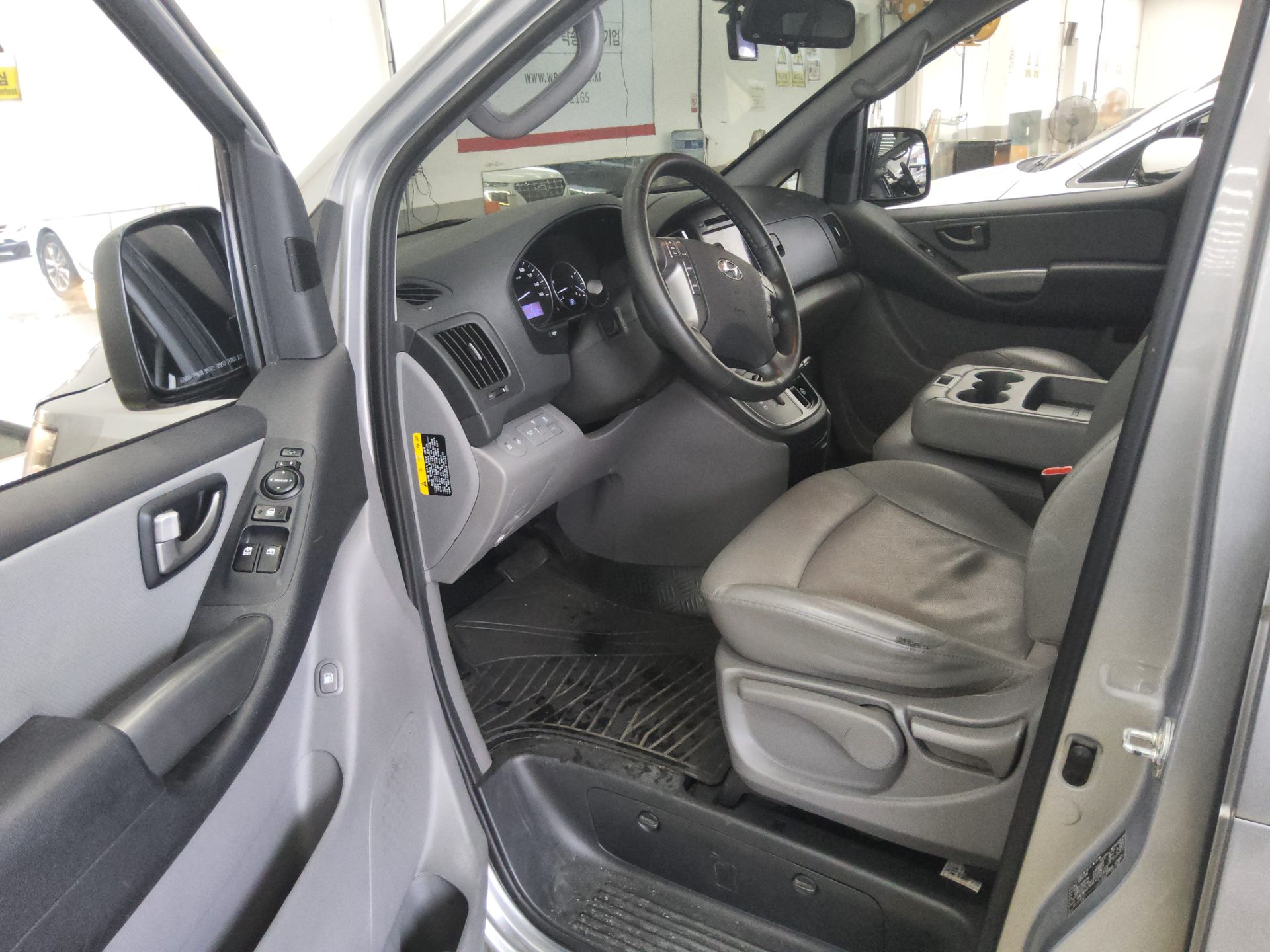 2020 - hyundai grand starex