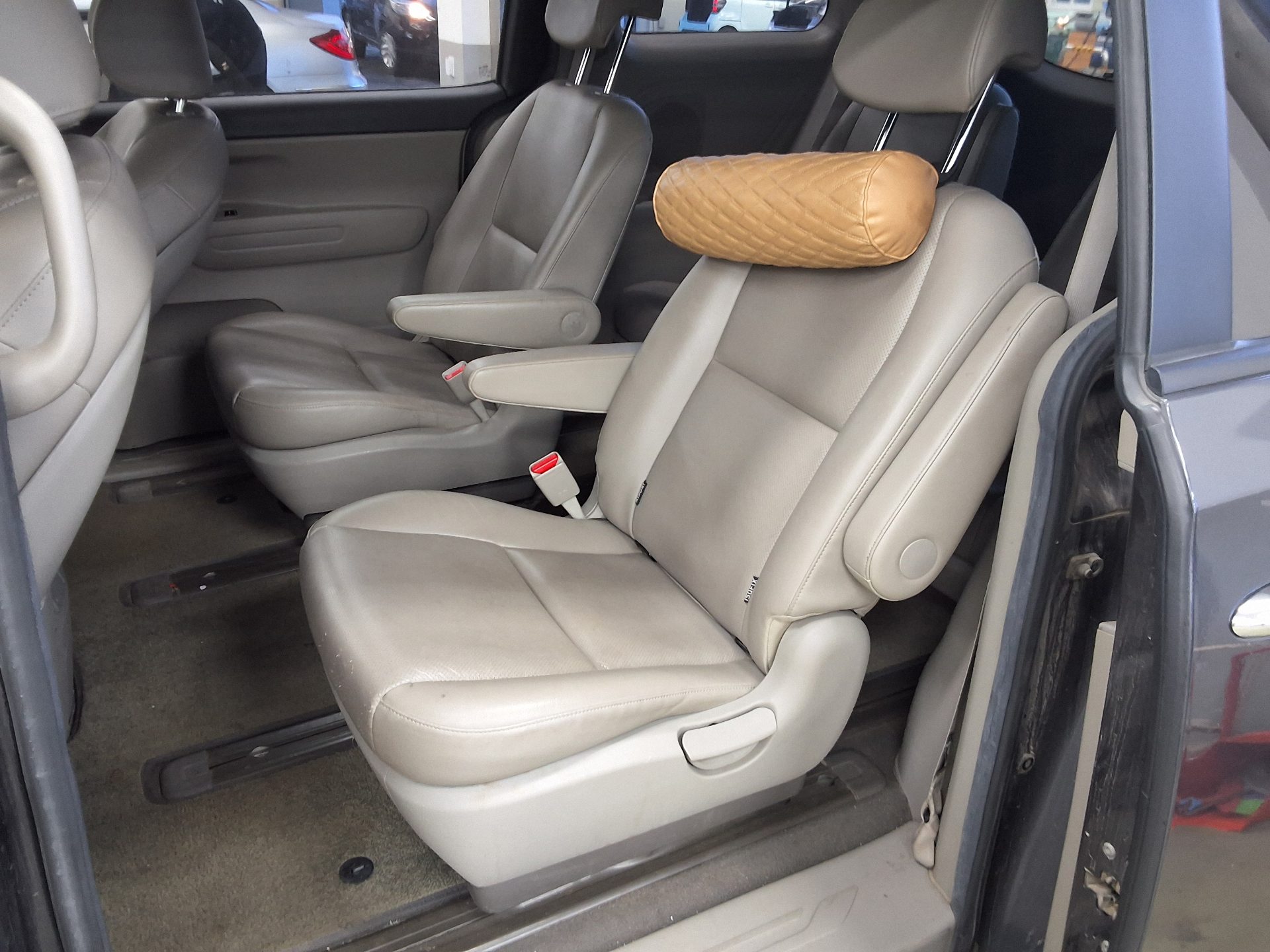 2017 - kia carnival