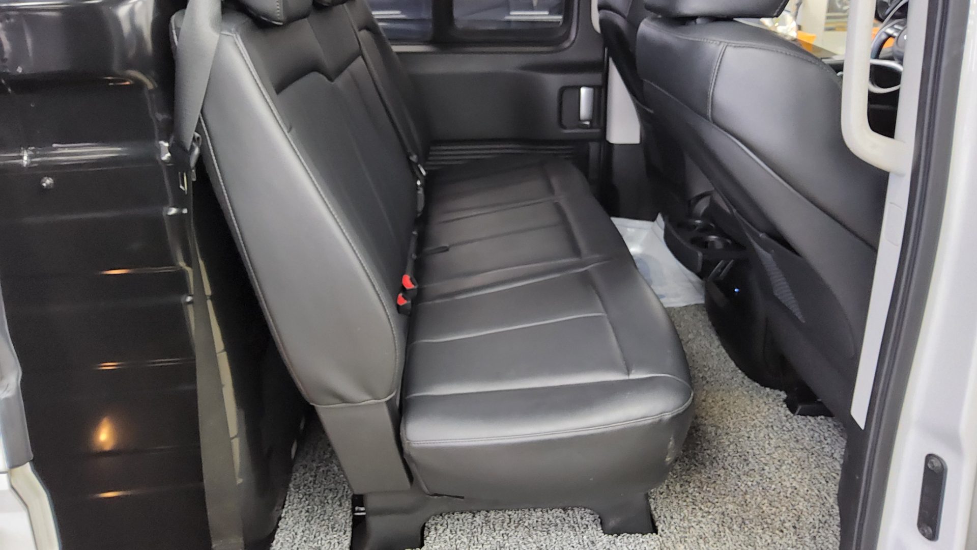 2023 - hyundai staria