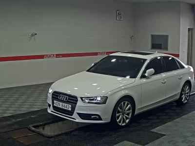 AUDI A4 (4TH GEN) 30 TDI DYNAMIC