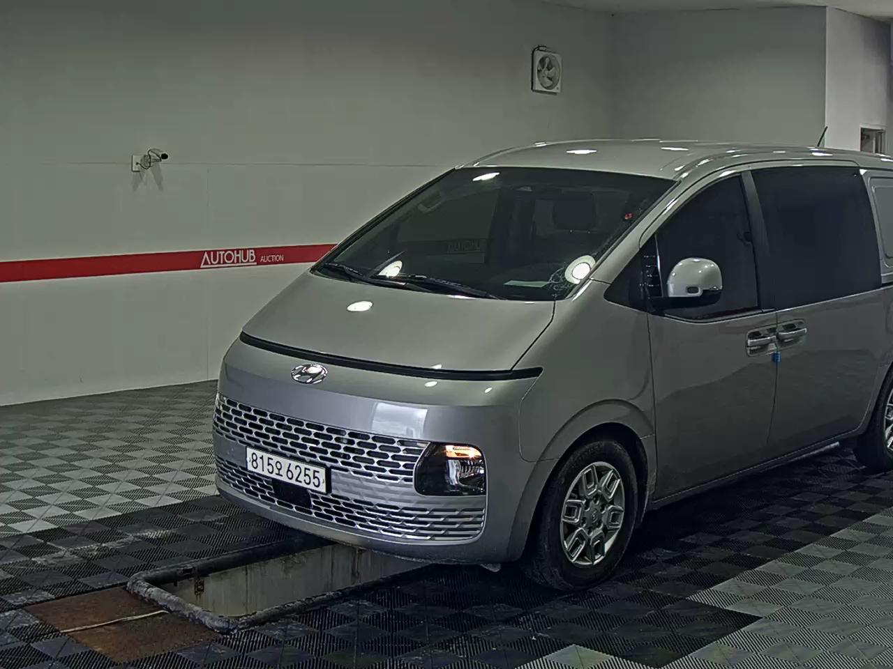 2022 - hyundai staria