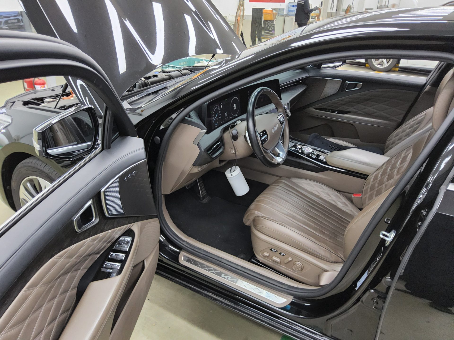 2022 - kia k8