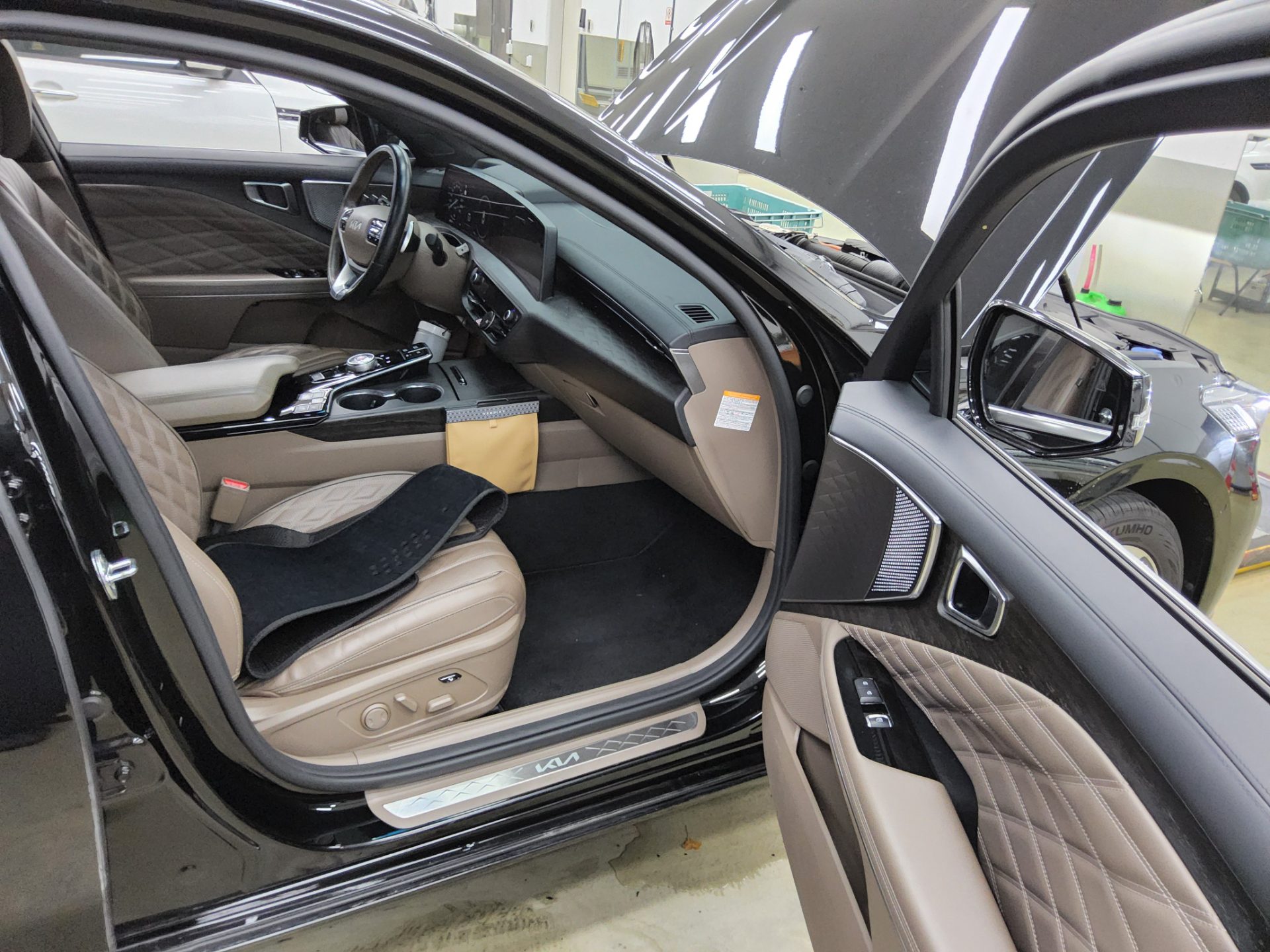 2022 - kia k8