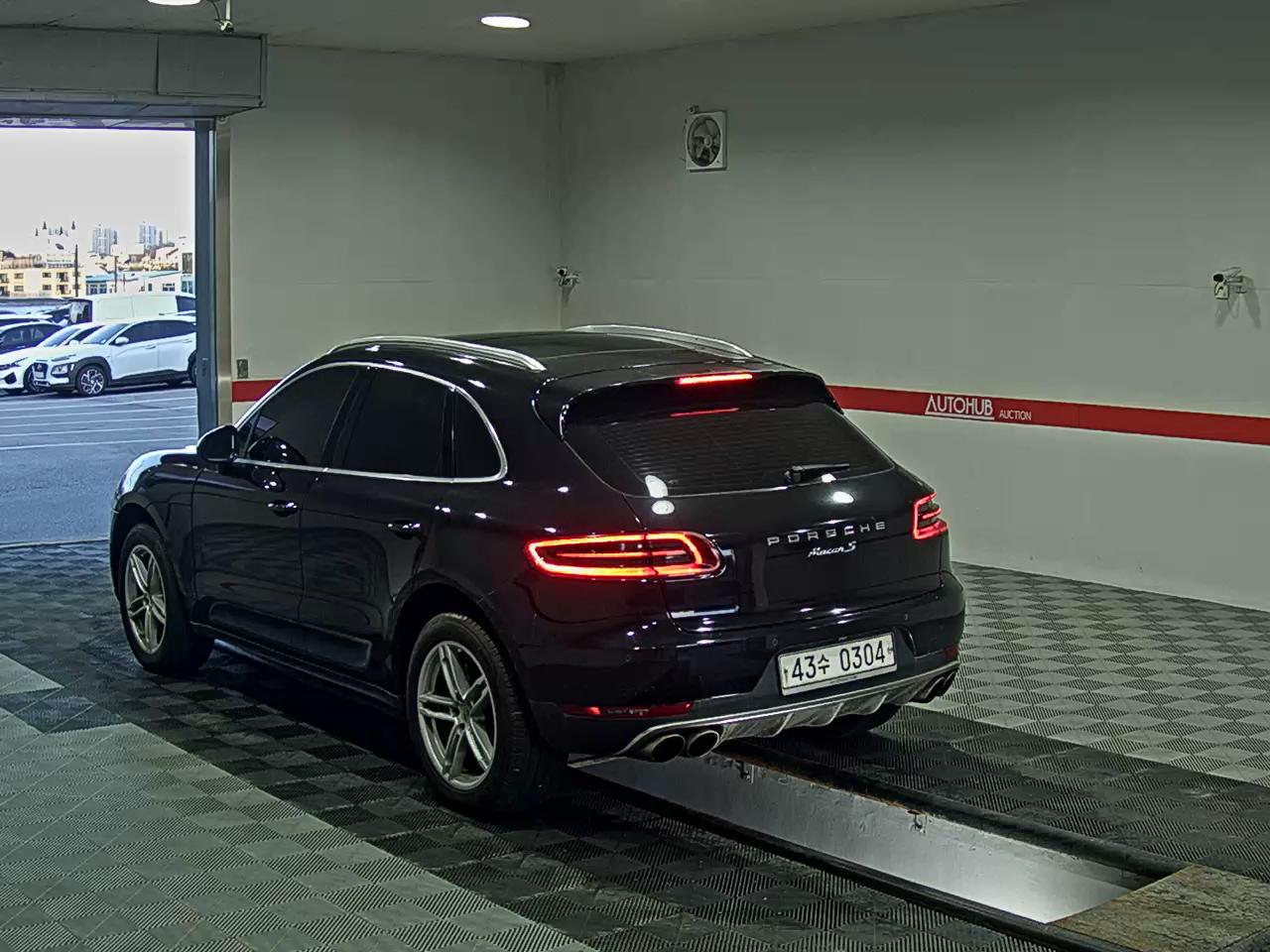 2015 - porsche macan