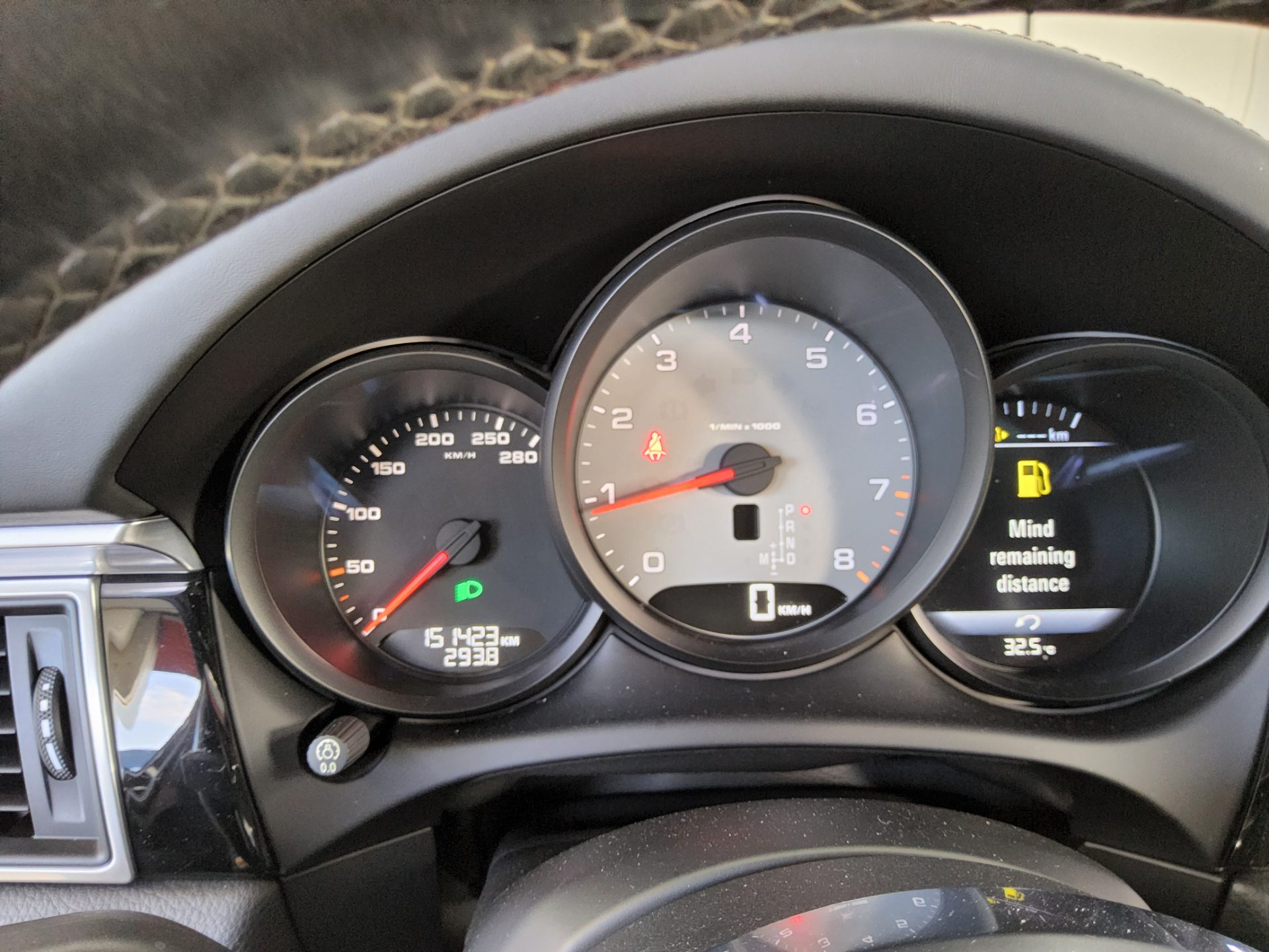 2015 - porsche macan